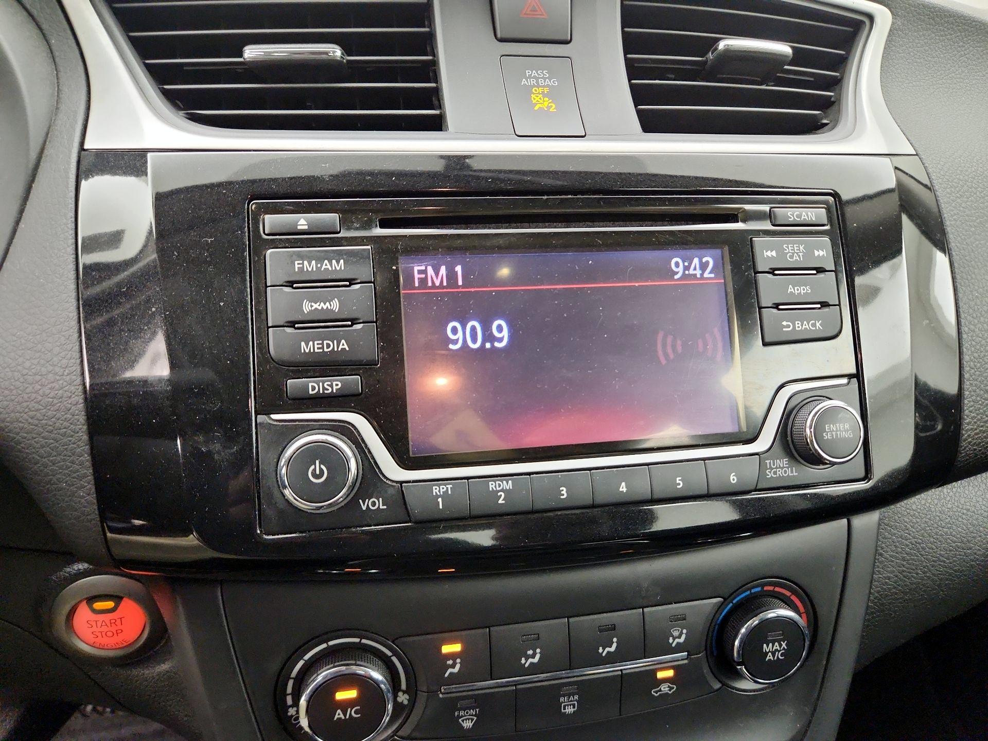 Thumbnail: 2016 Nissan Sentra - 15