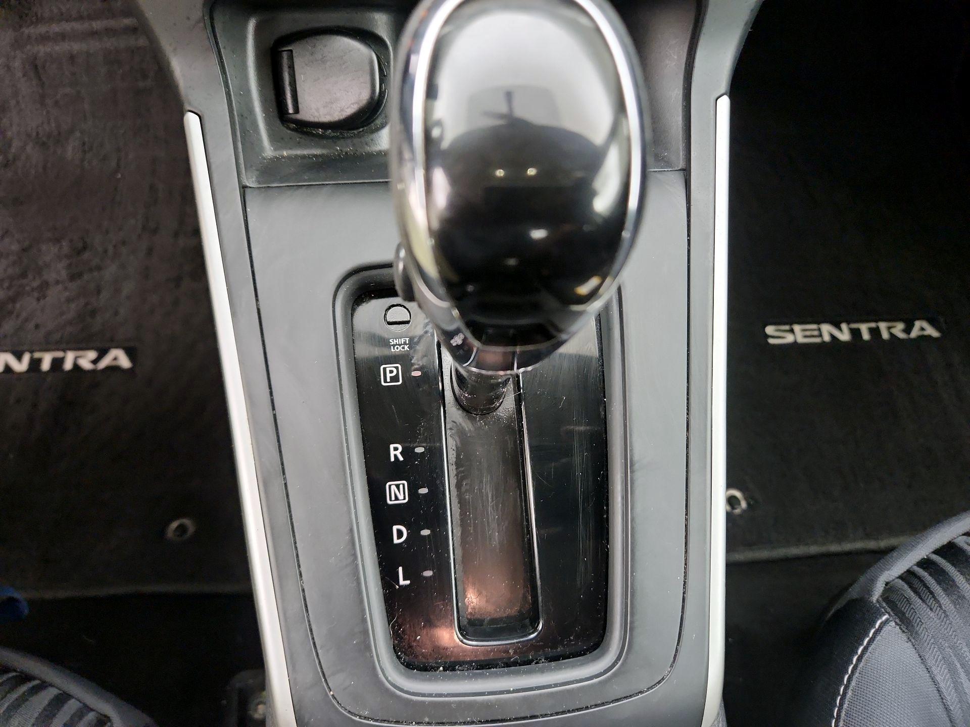 Thumbnail: 2016 Nissan Sentra - 17