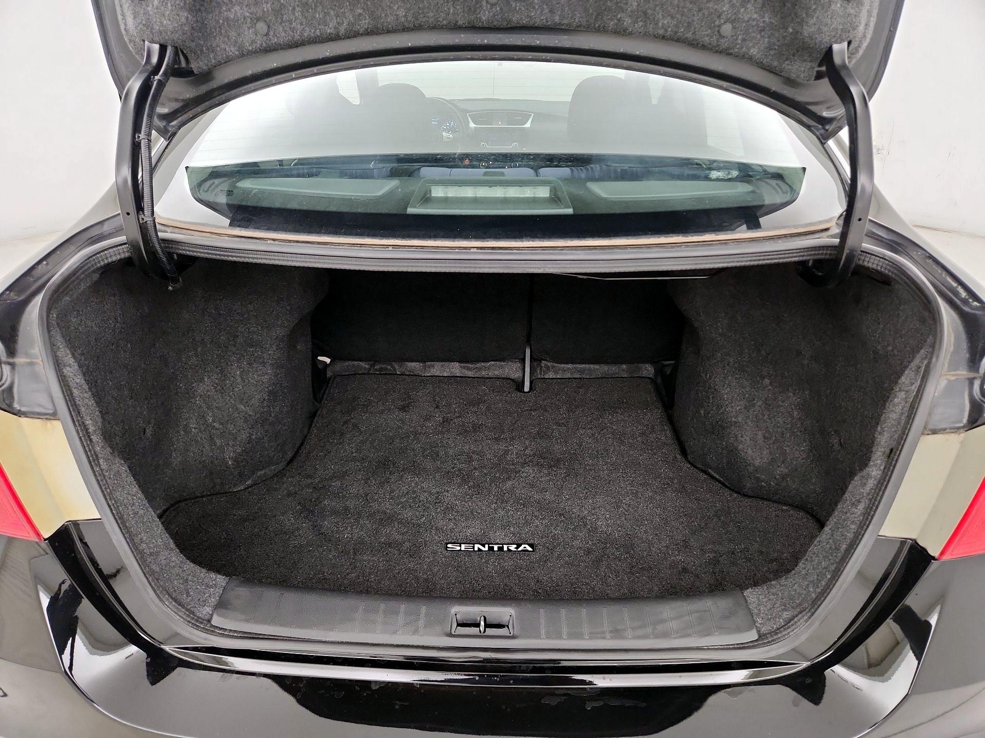 Thumbnail: 2016 Nissan Sentra - 20