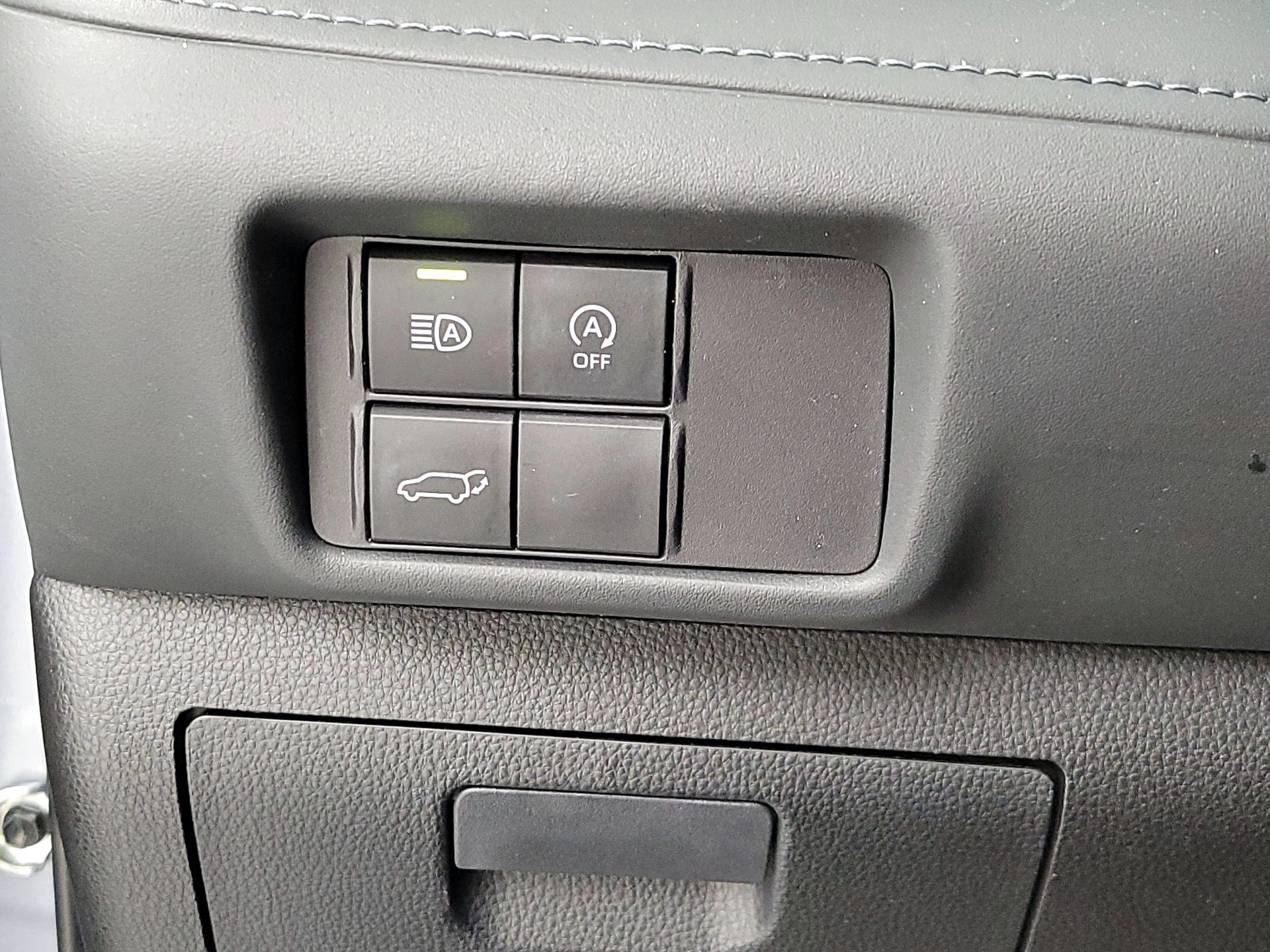 Thumbnail: 2023 Toyota Highlander - 11