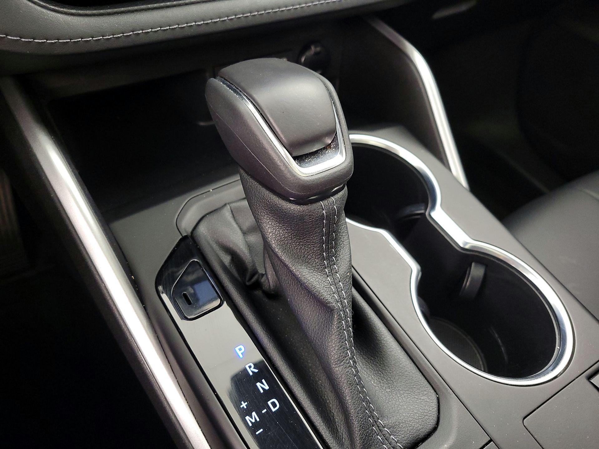 Thumbnail: 2023 Toyota Highlander - 15