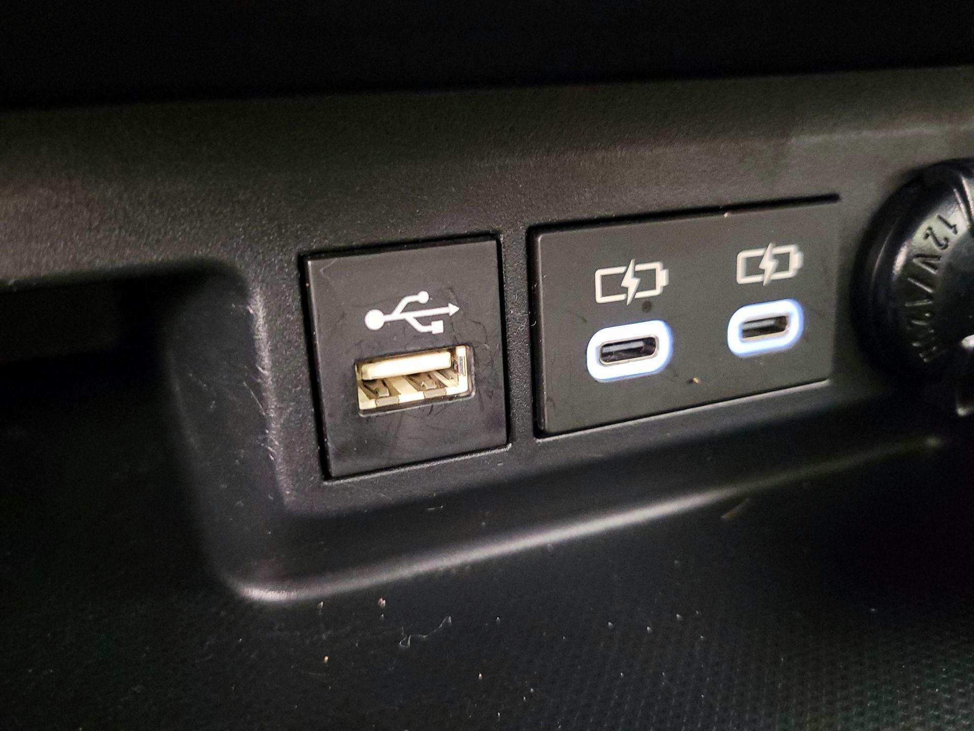 Thumbnail: 2023 Toyota Highlander - 16