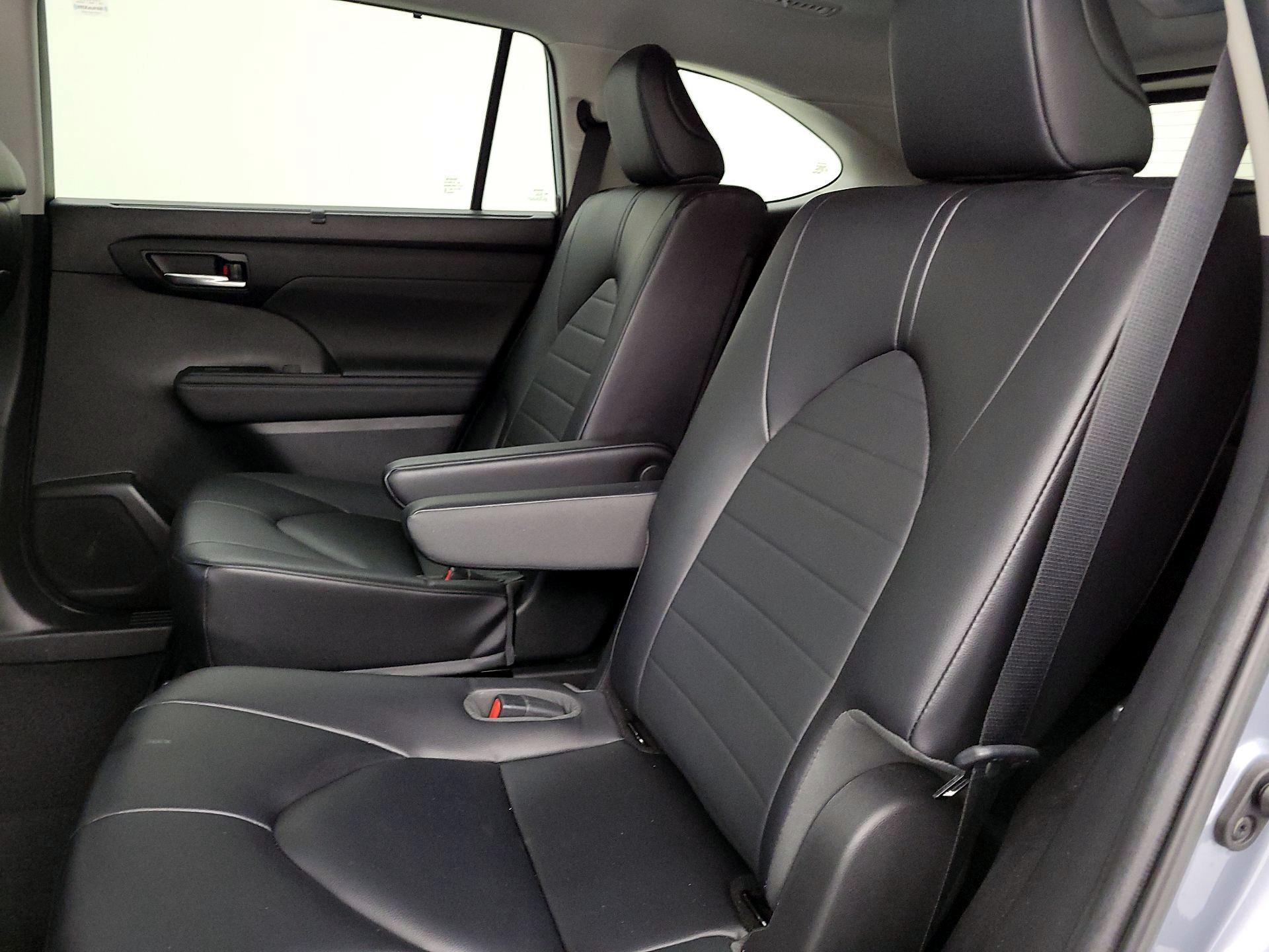 Thumbnail: 2023 Toyota Highlander - 18