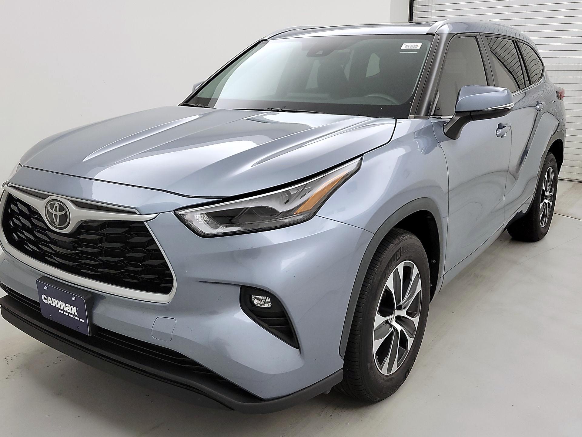 Thumbnail: 2023 Toyota Highlander - 3