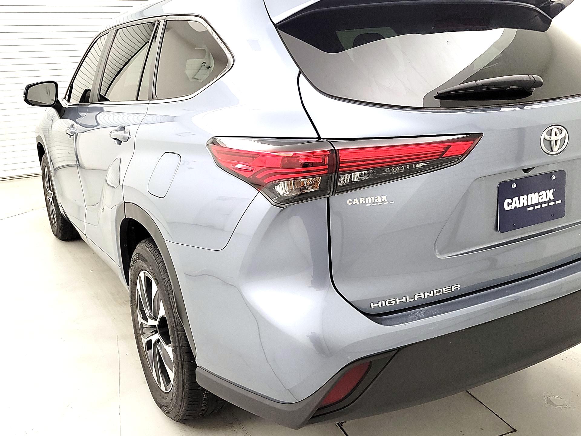 Thumbnail: 2023 Toyota Highlander - 7