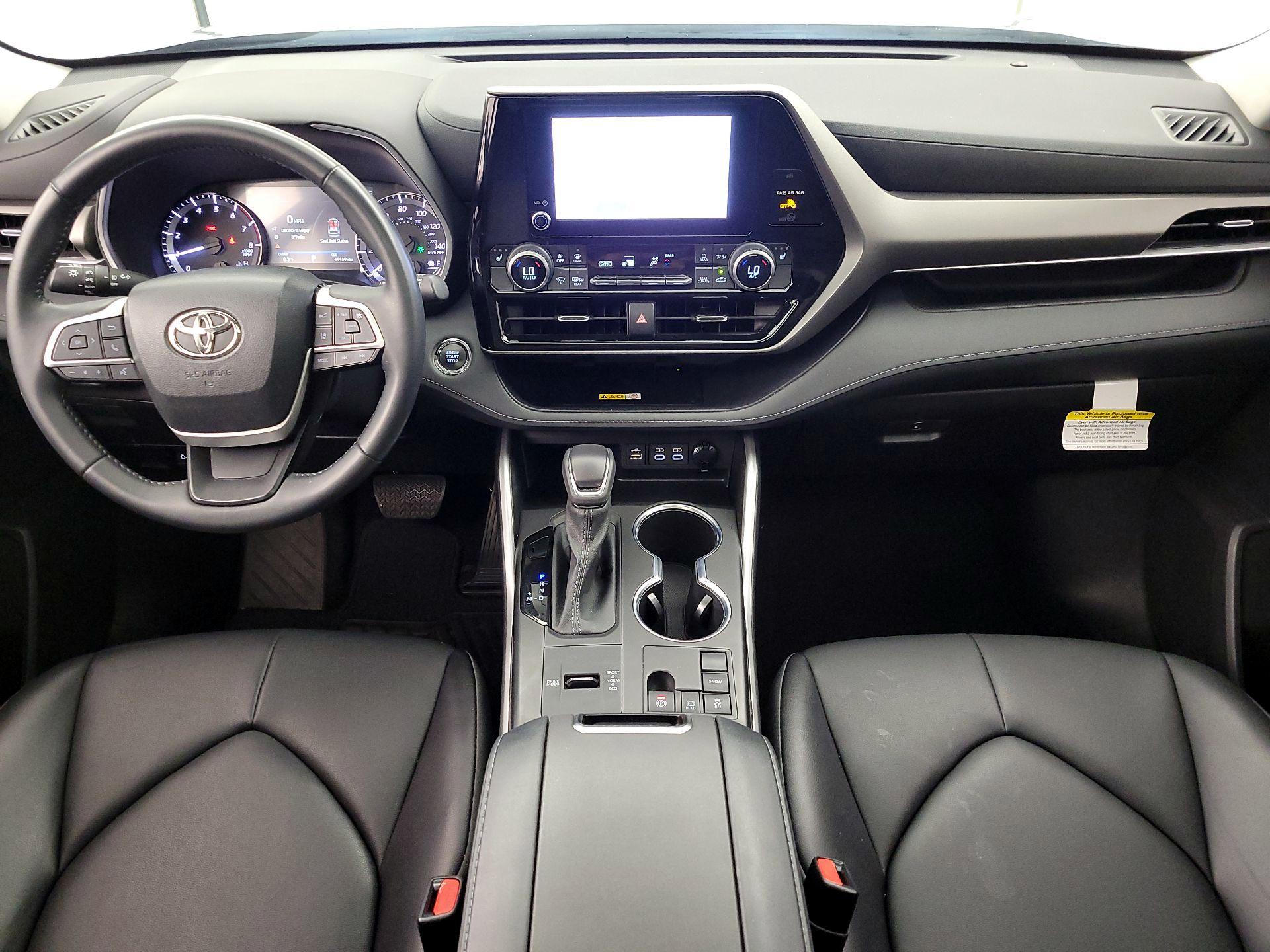 Thumbnail: 2023 Toyota Highlander - 8