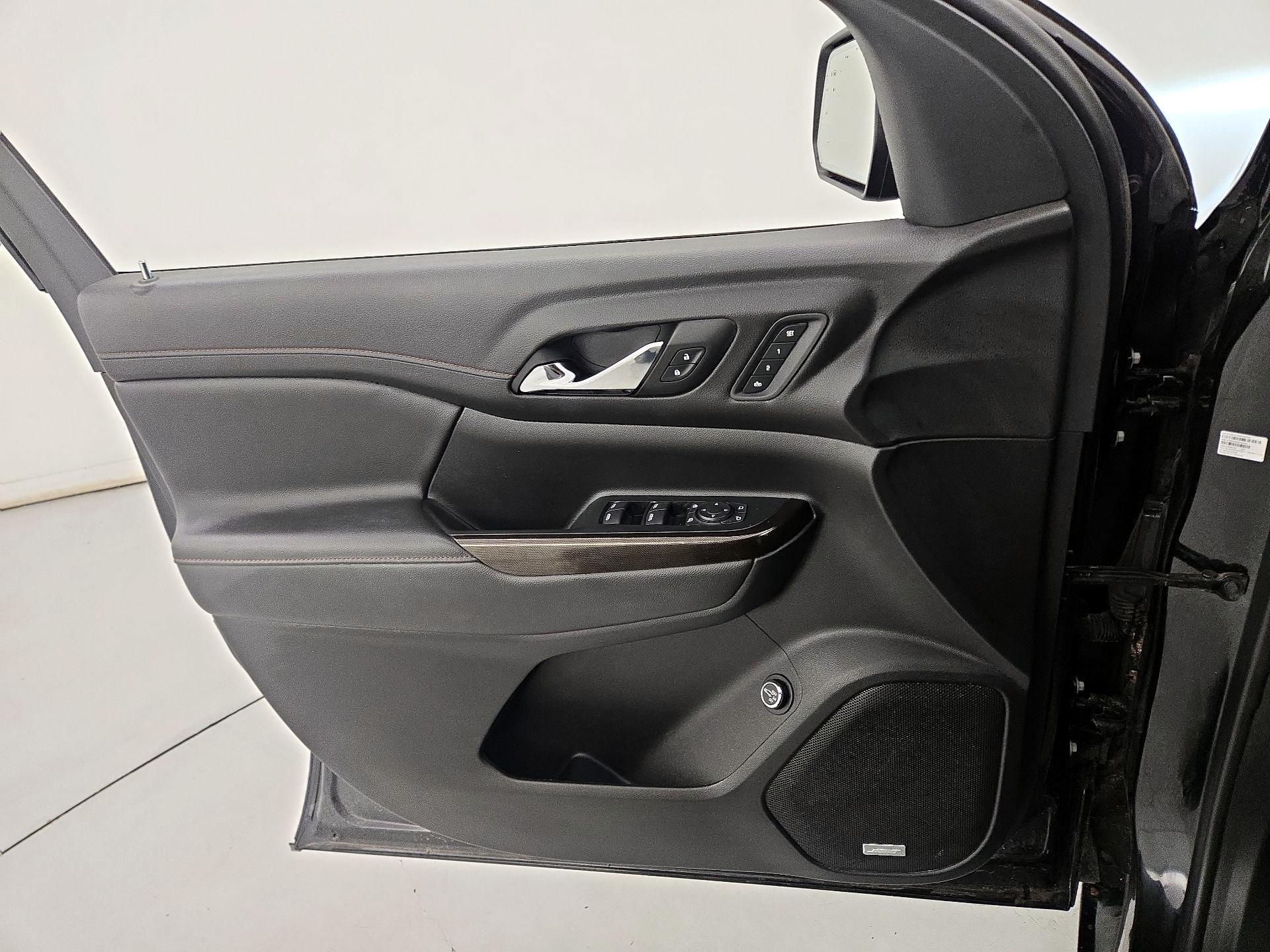 Thumbnail: 2023 GMC Acadia - 12