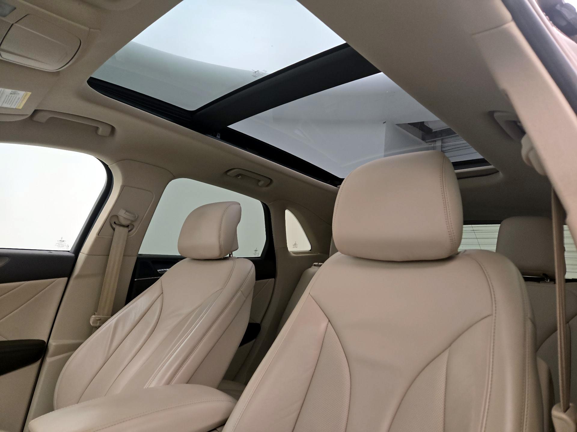 Thumbnail: 2019 Lincoln MKC - 20