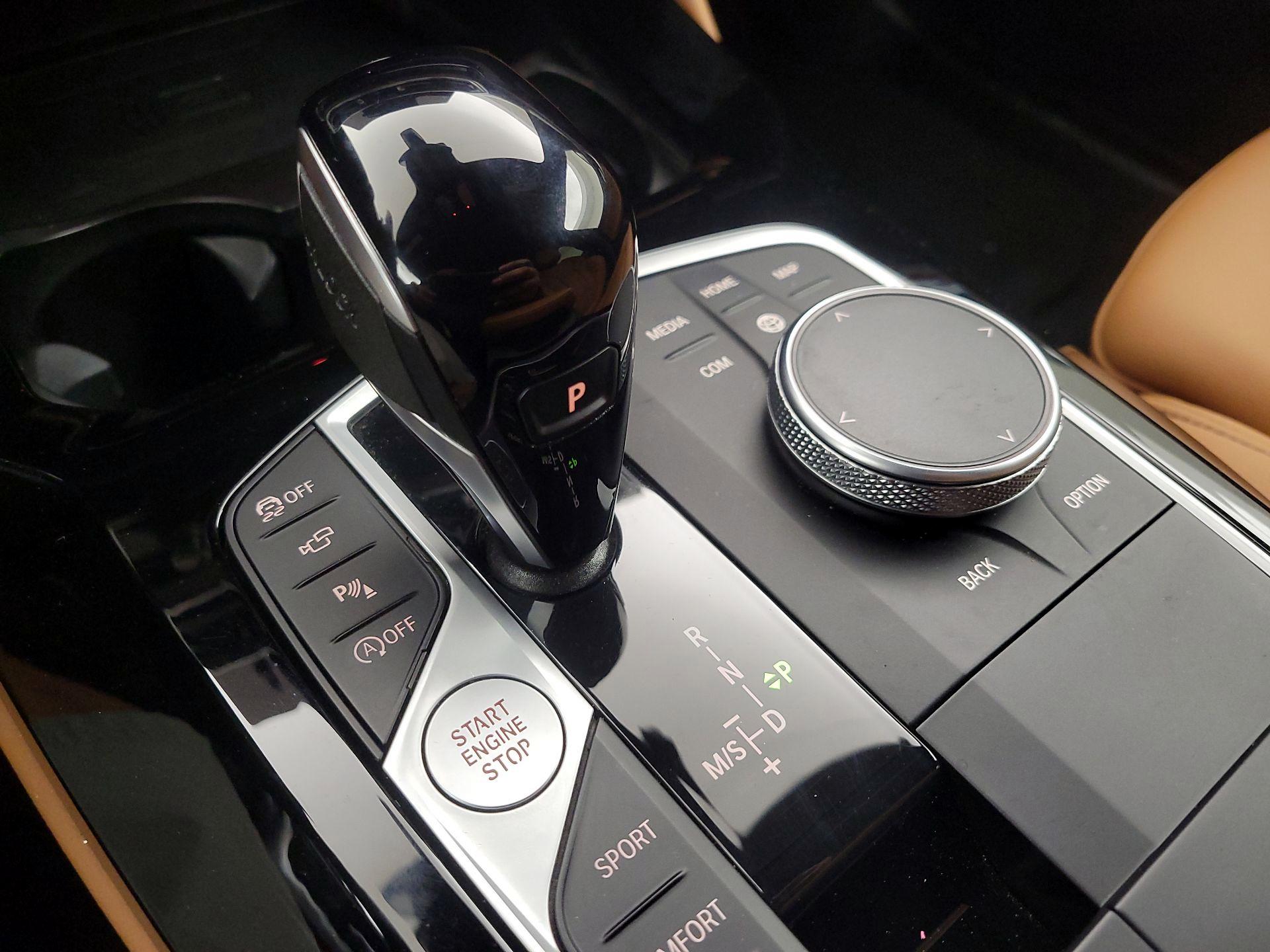 Thumbnail: 2024 BMW X4 - 16