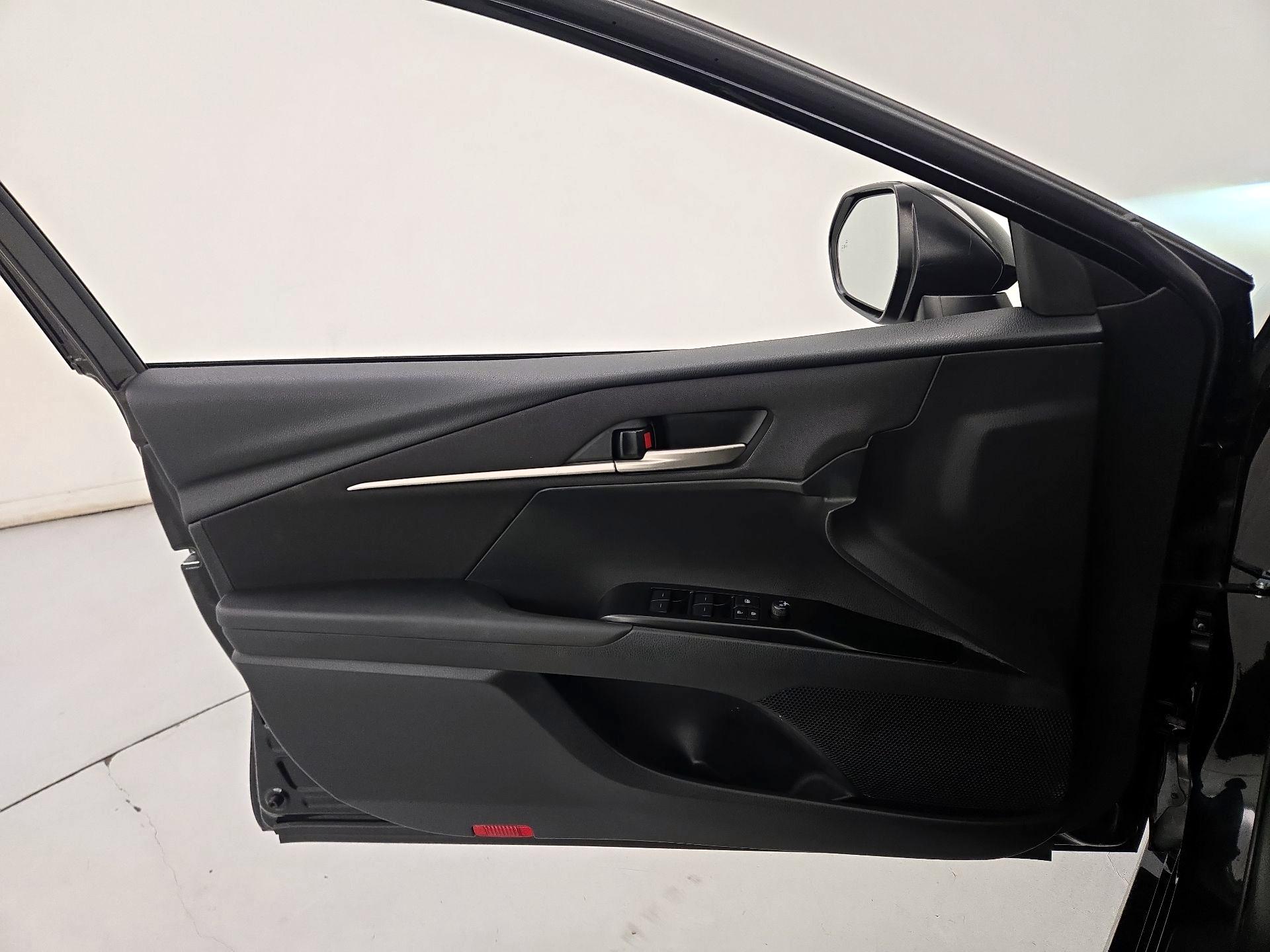 Thumbnail: 2025 Toyota Camry - 12