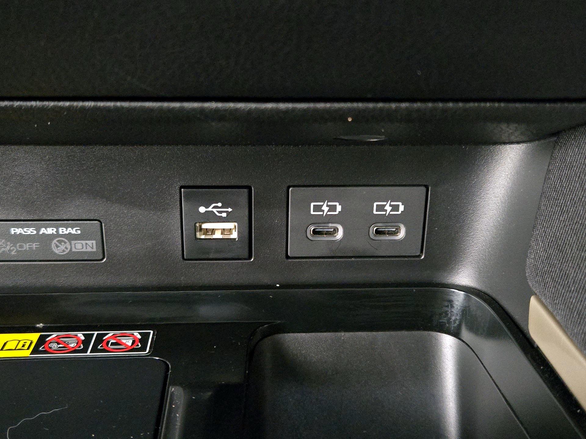 Thumbnail: 2025 Toyota Camry - 18