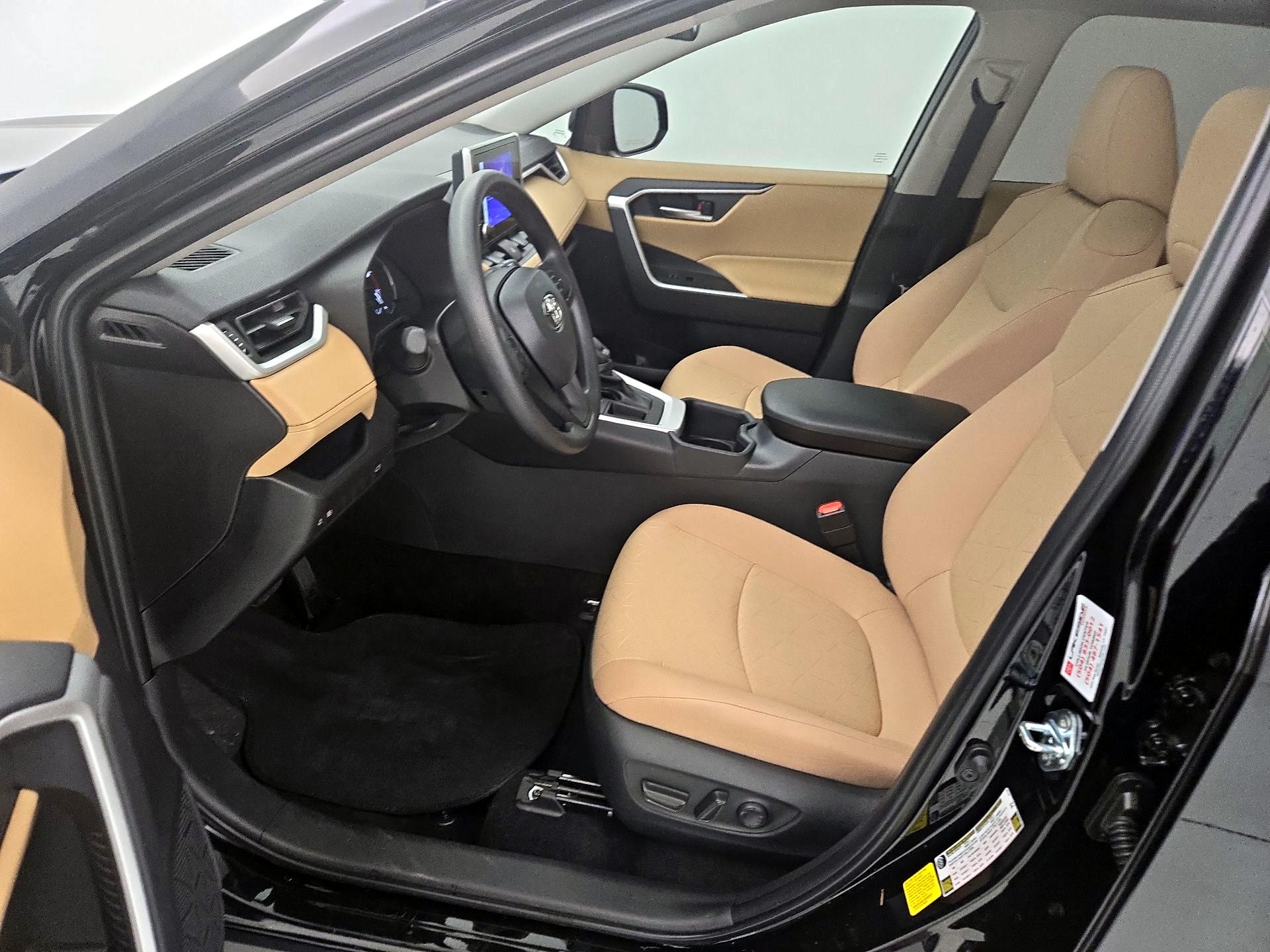 Thumbnail: 2025 Toyota RAV4 - 11