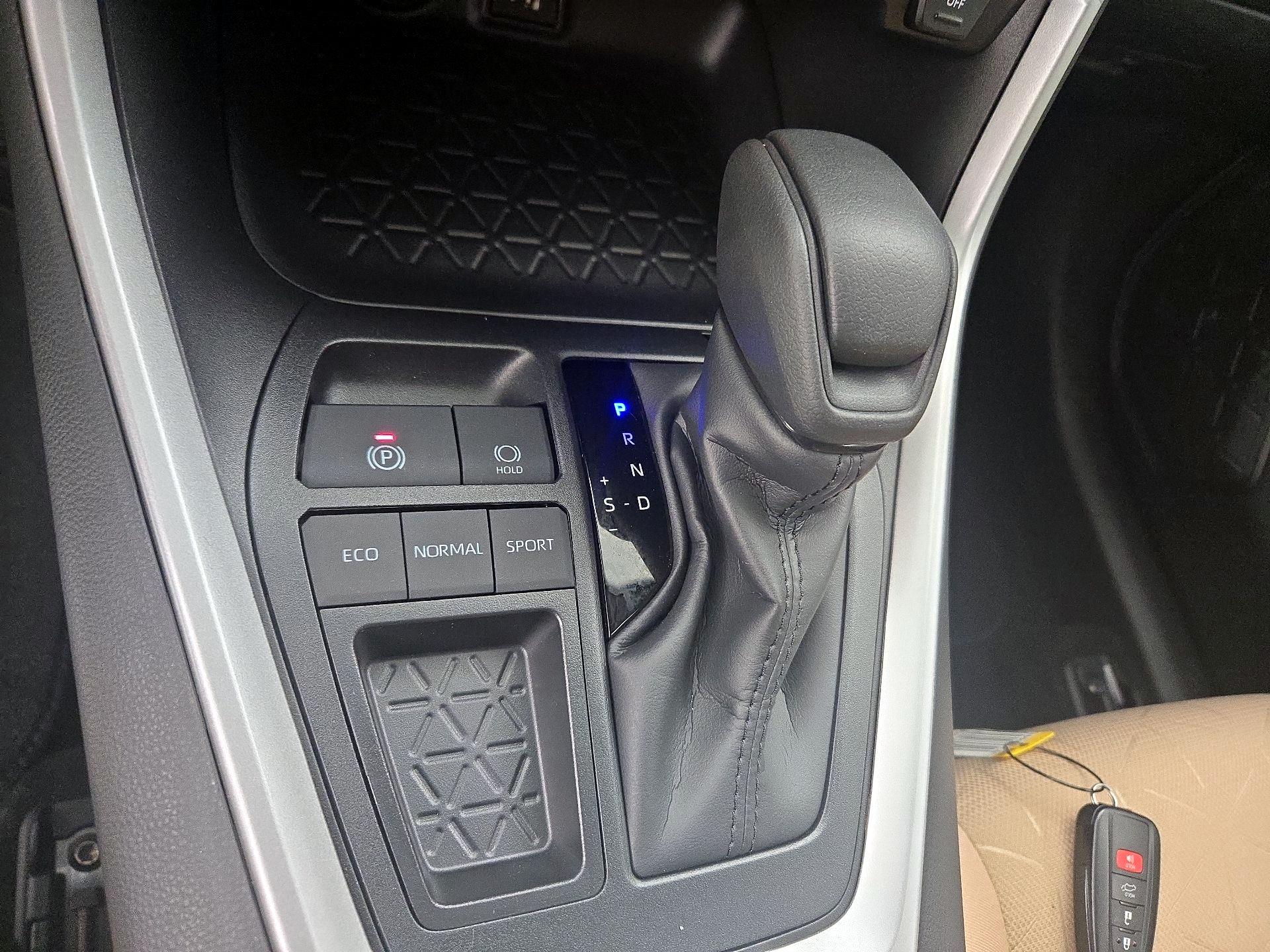 Thumbnail: 2025 Toyota RAV4 - 17