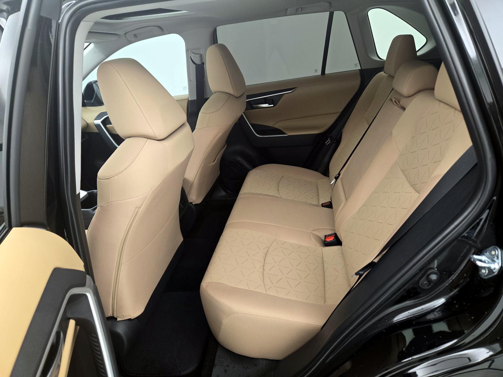 Thumbnail: 2025 Toyota RAV4 - 20