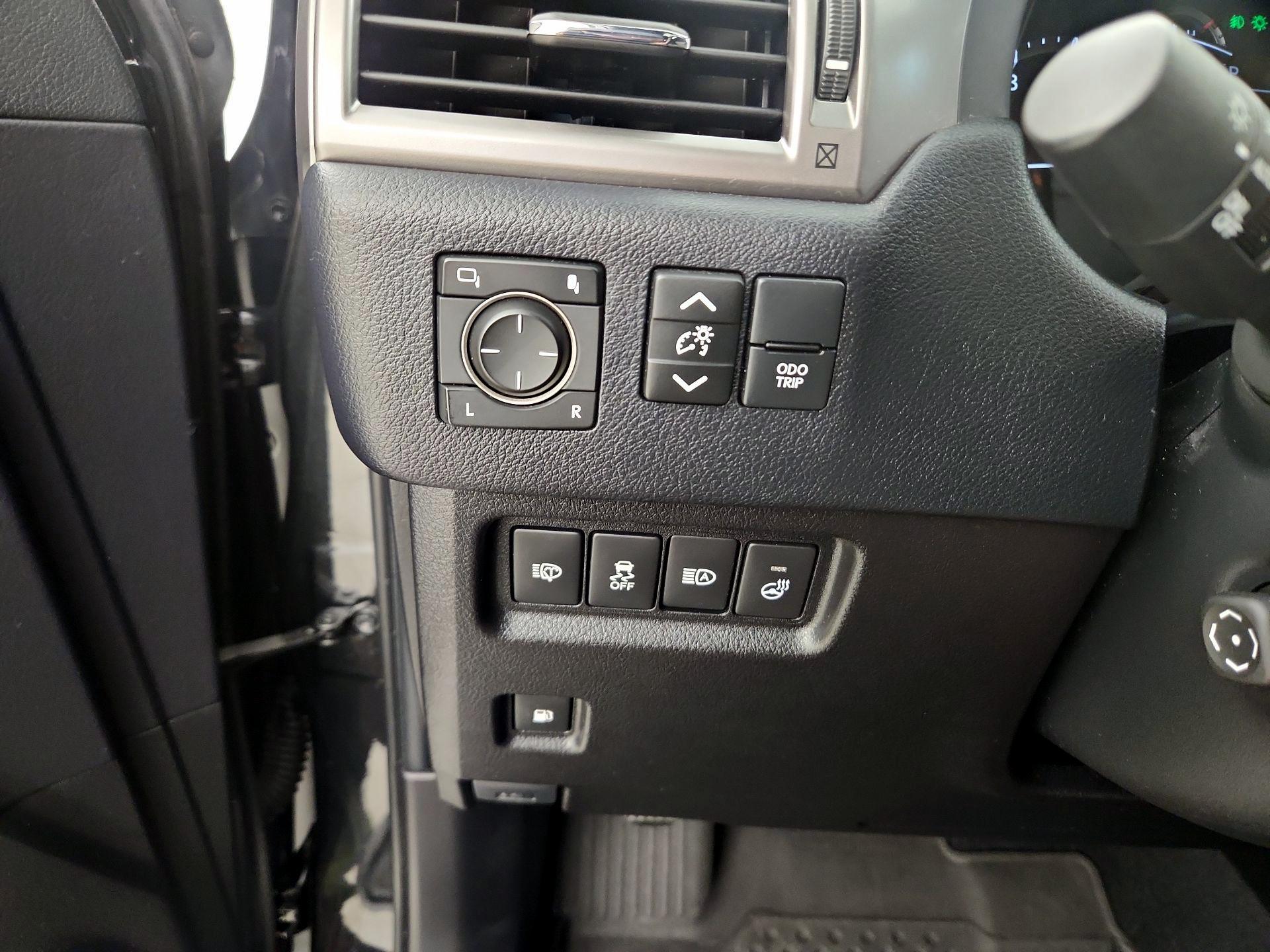 Thumbnail: 2023 Lexus GX - 13