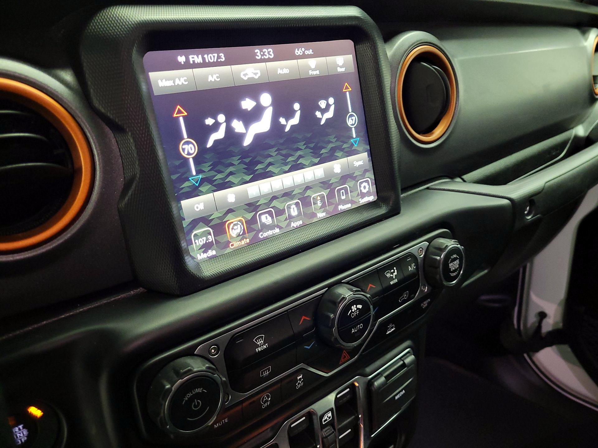 Thumbnail: 2023 Jeep Gladiator - 17