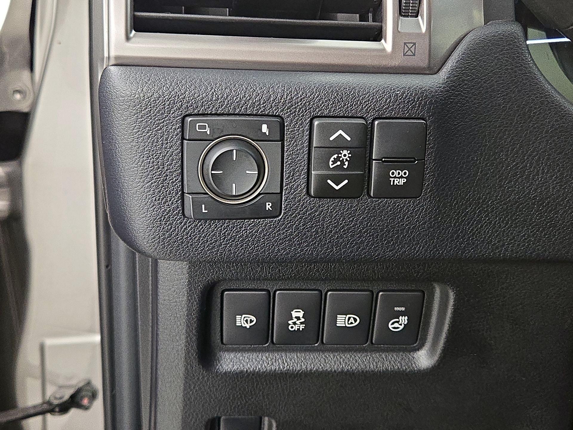 Thumbnail: 2023 Lexus GX - 13