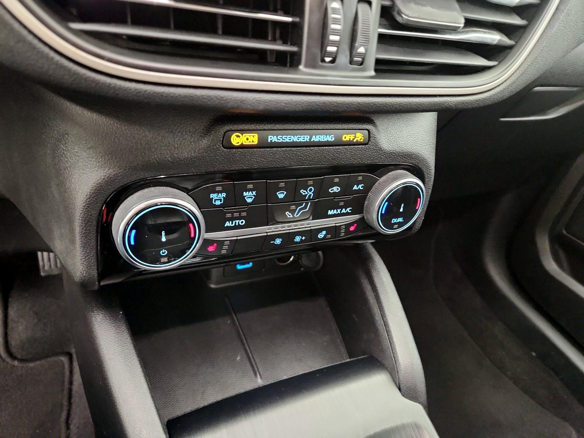 Thumbnail: 2022 Ford Escape - 14