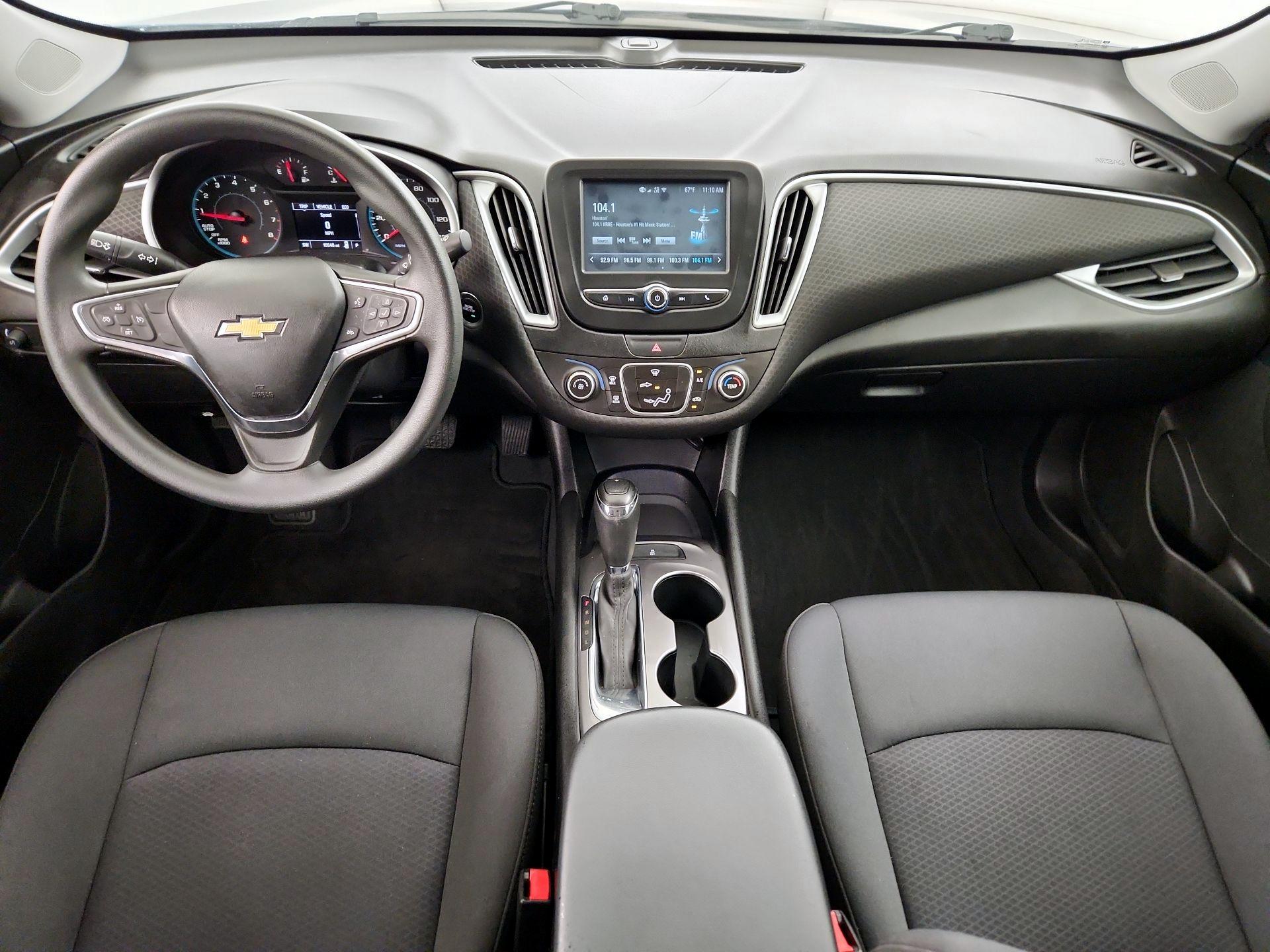 Thumbnail: 2018 Chevrolet Malibu - 9