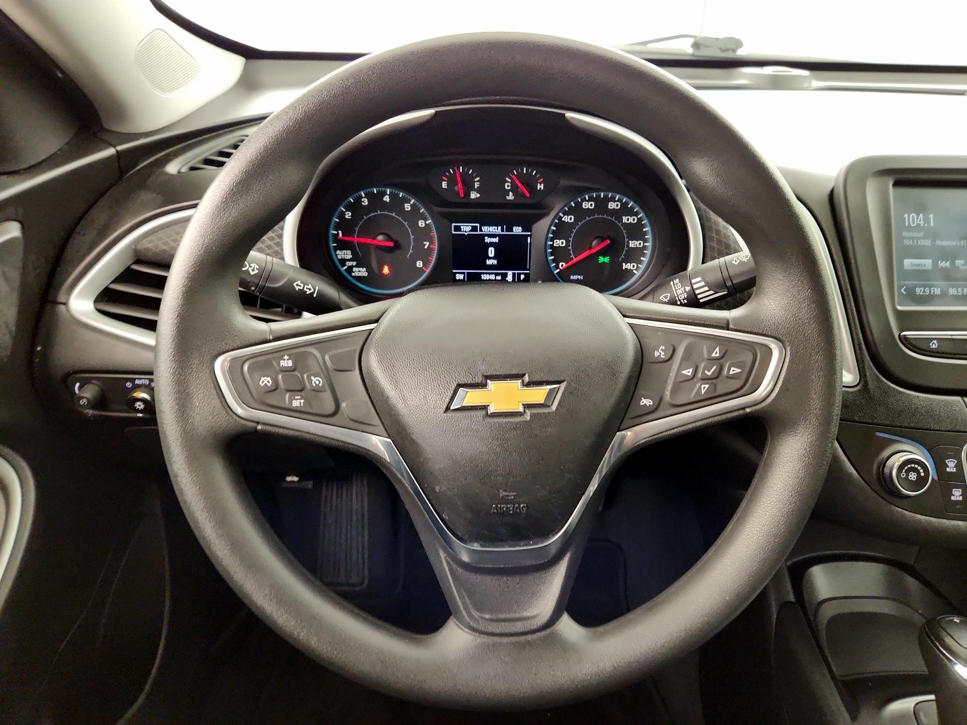 Thumbnail: 2018 Chevrolet Malibu - 10