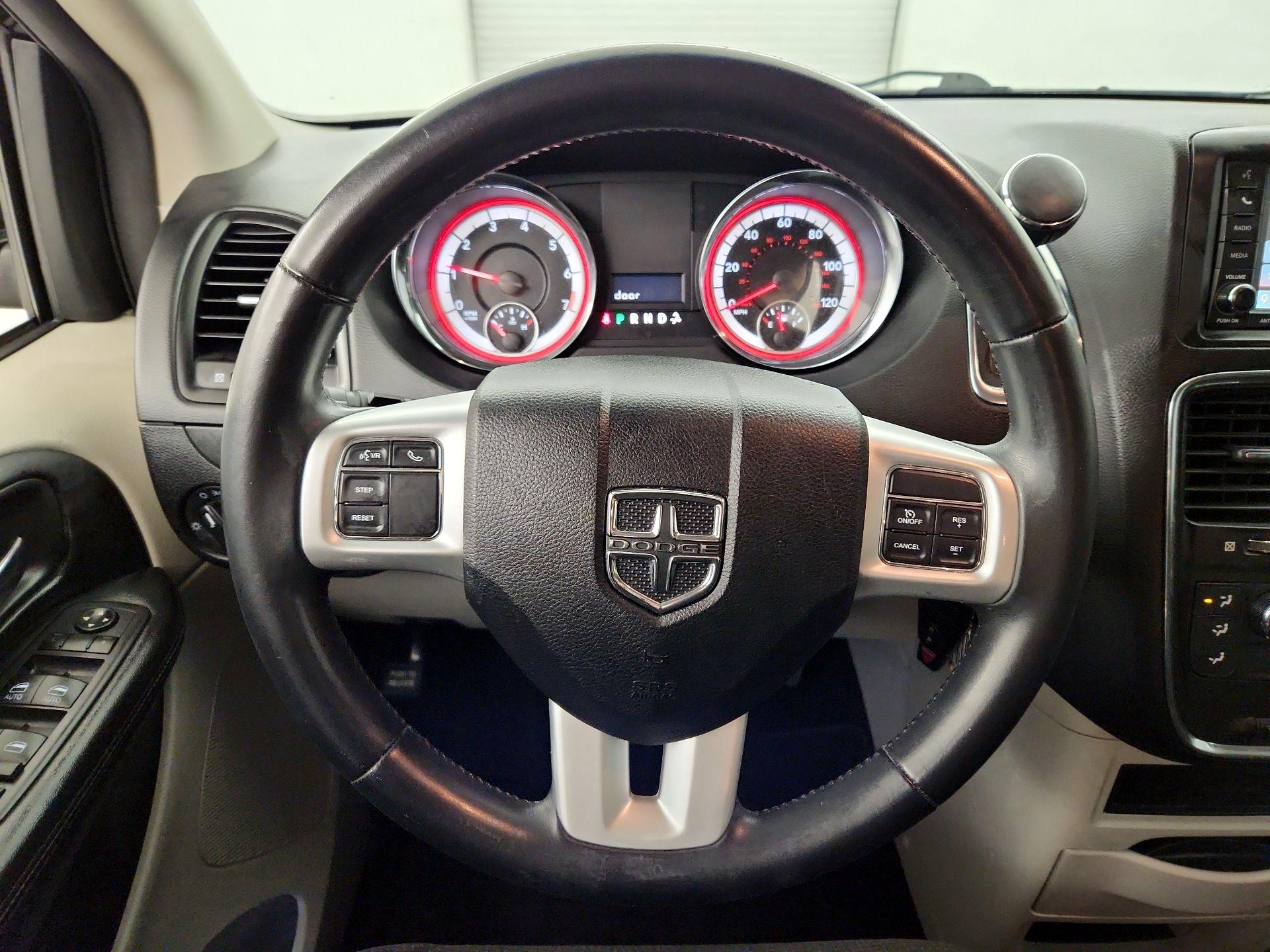 Thumbnail: 2017 Dodge Grand Caravan - 10