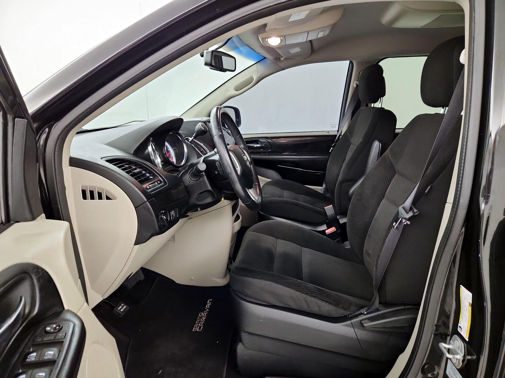 Thumbnail: 2017 Dodge Grand Caravan - 11