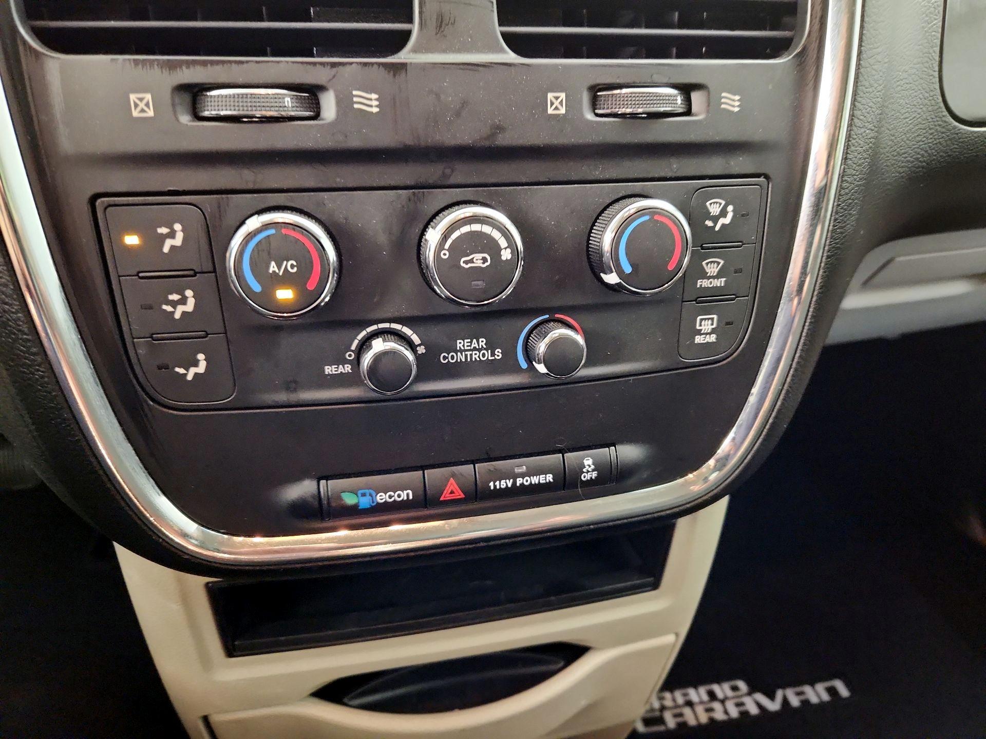 Thumbnail: 2017 Dodge Grand Caravan - 16