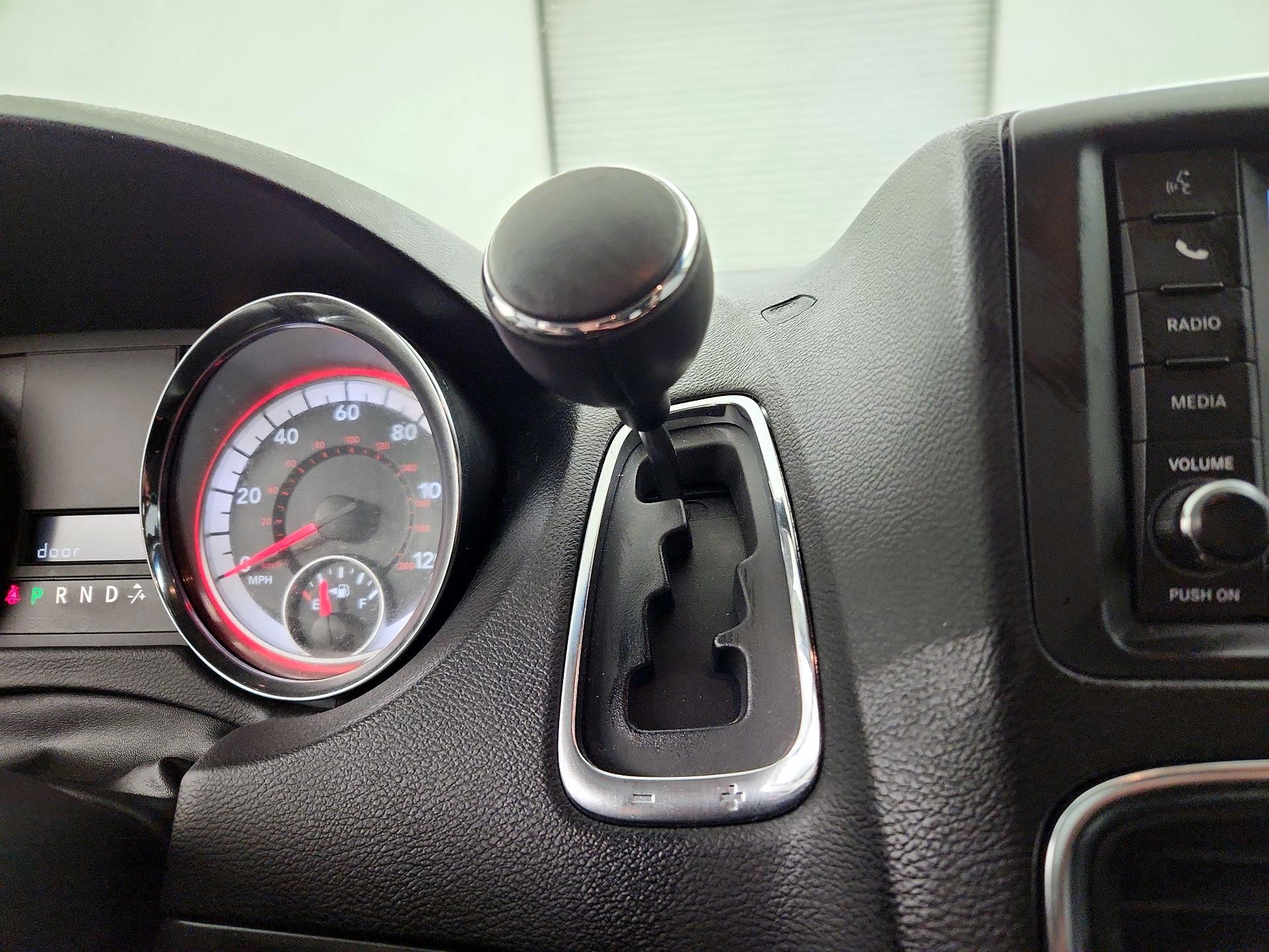 Thumbnail: 2017 Dodge Grand Caravan - 17