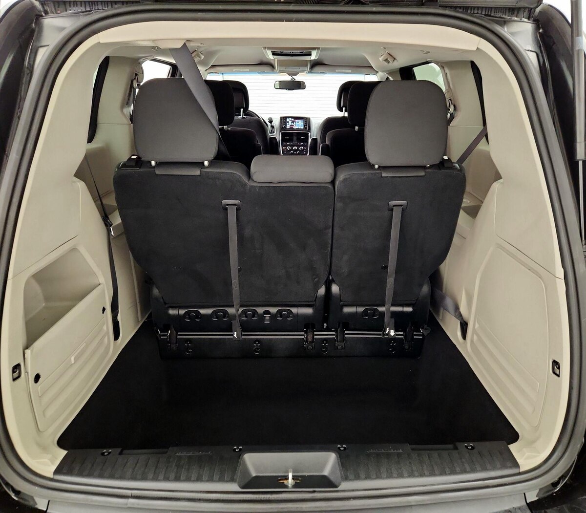 Trunk/Cargo (Seats Up)
