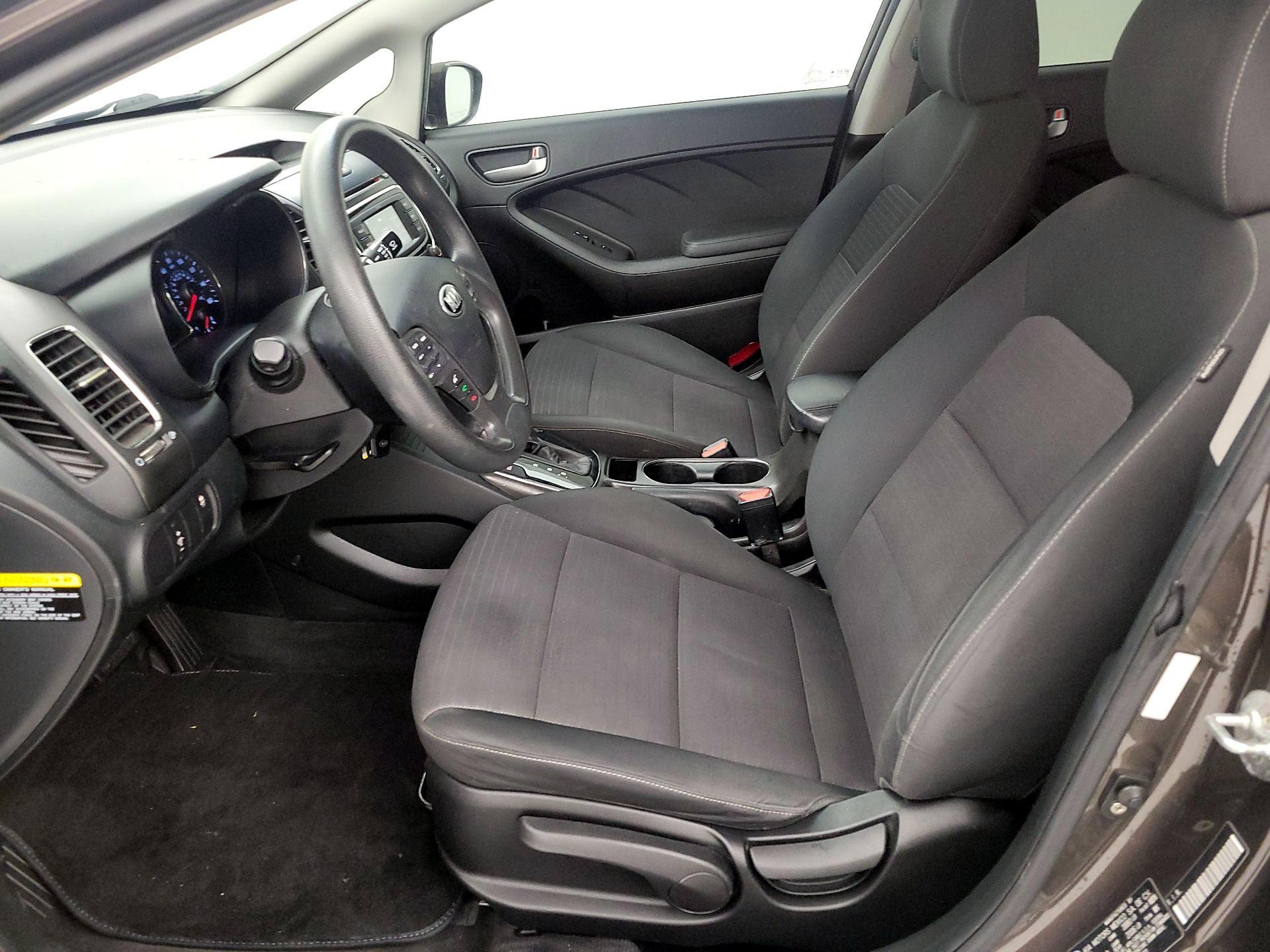 Thumbnail: 2018 Kia Forte - 11