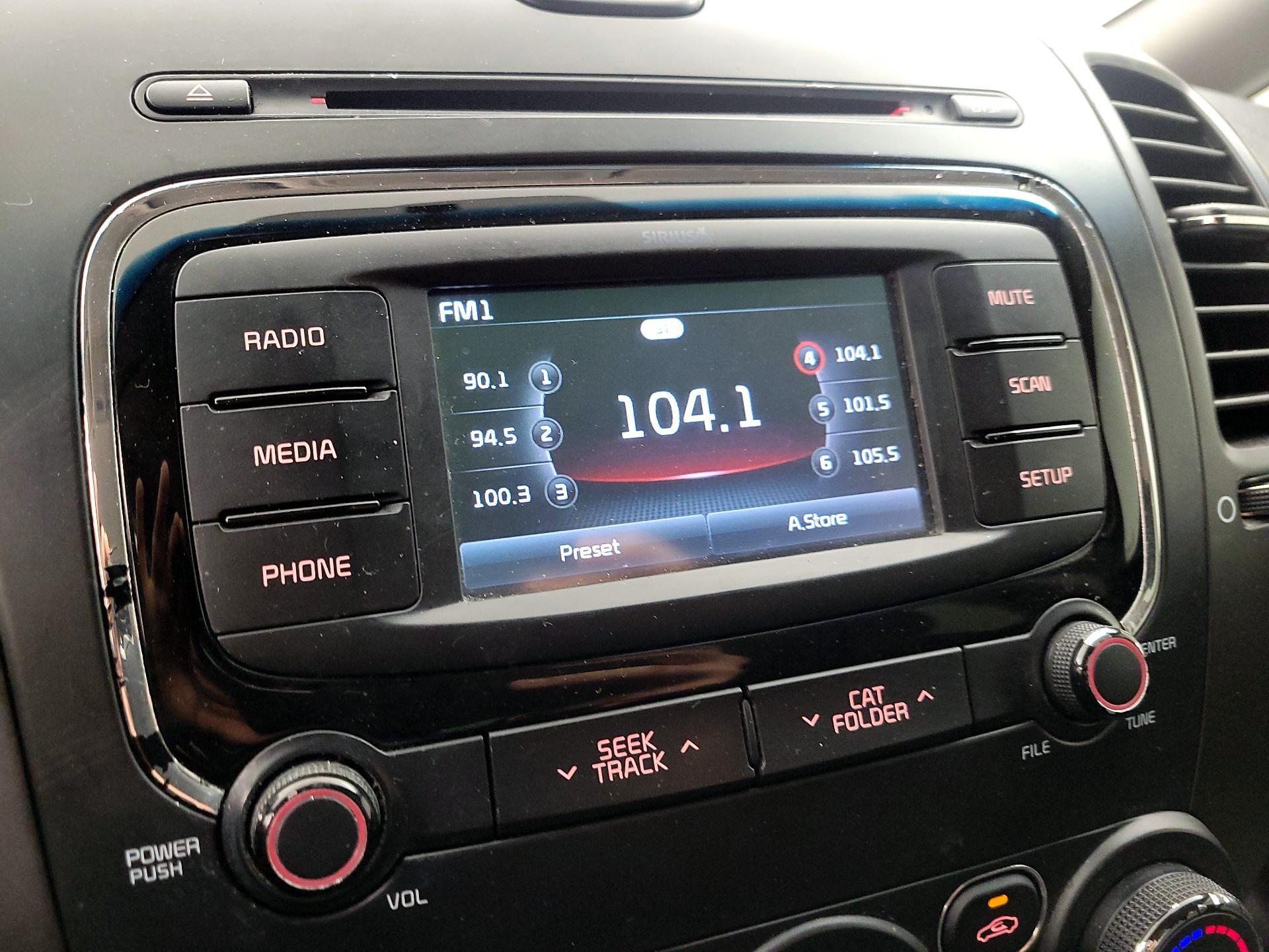 Thumbnail: 2018 Kia Forte - 15