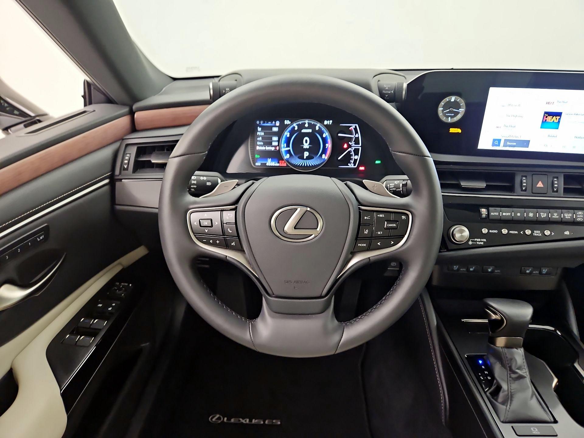 Thumbnail: 2025 Lexus ES - 10