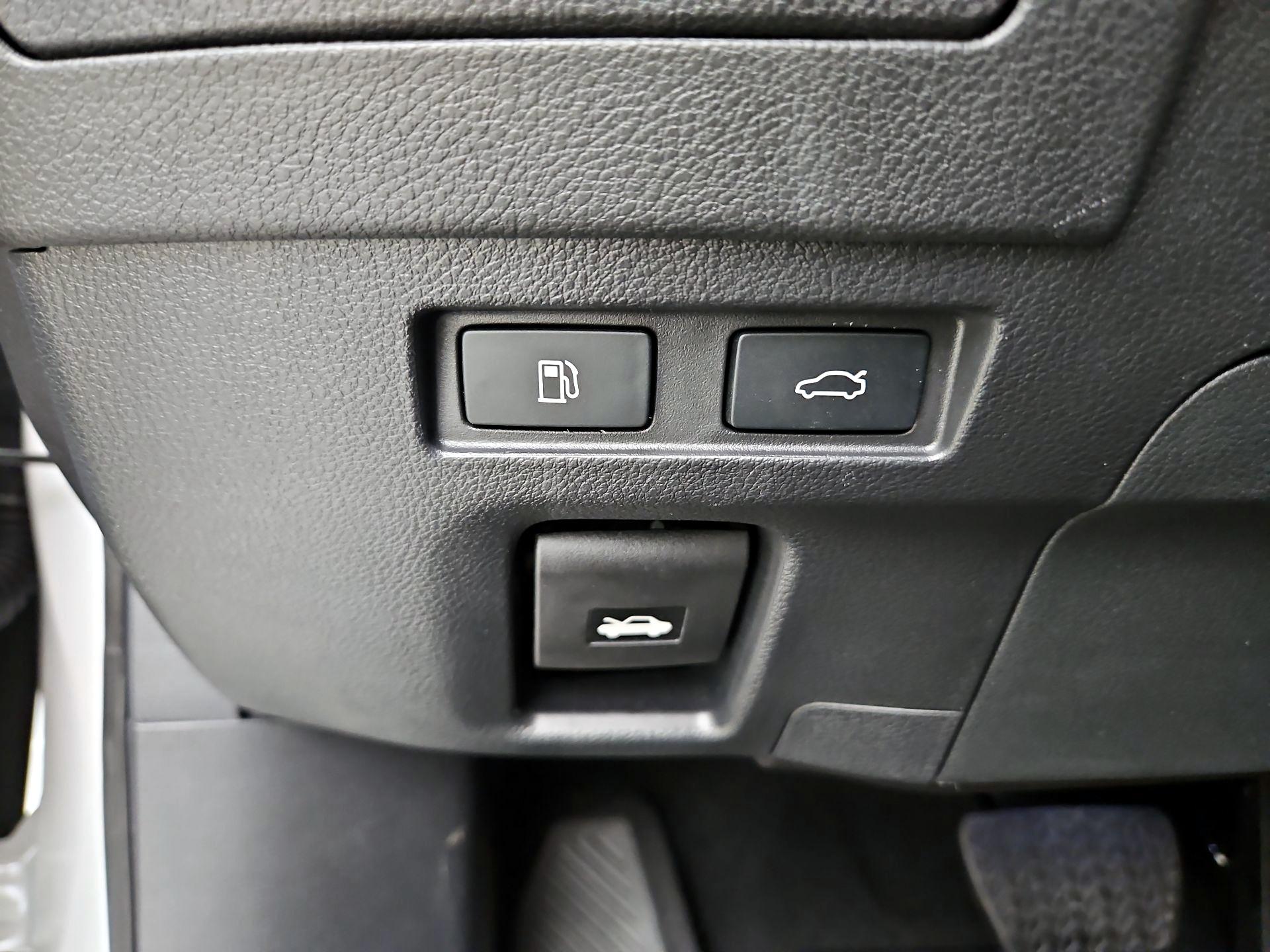 Thumbnail: 2025 Lexus ES - 13