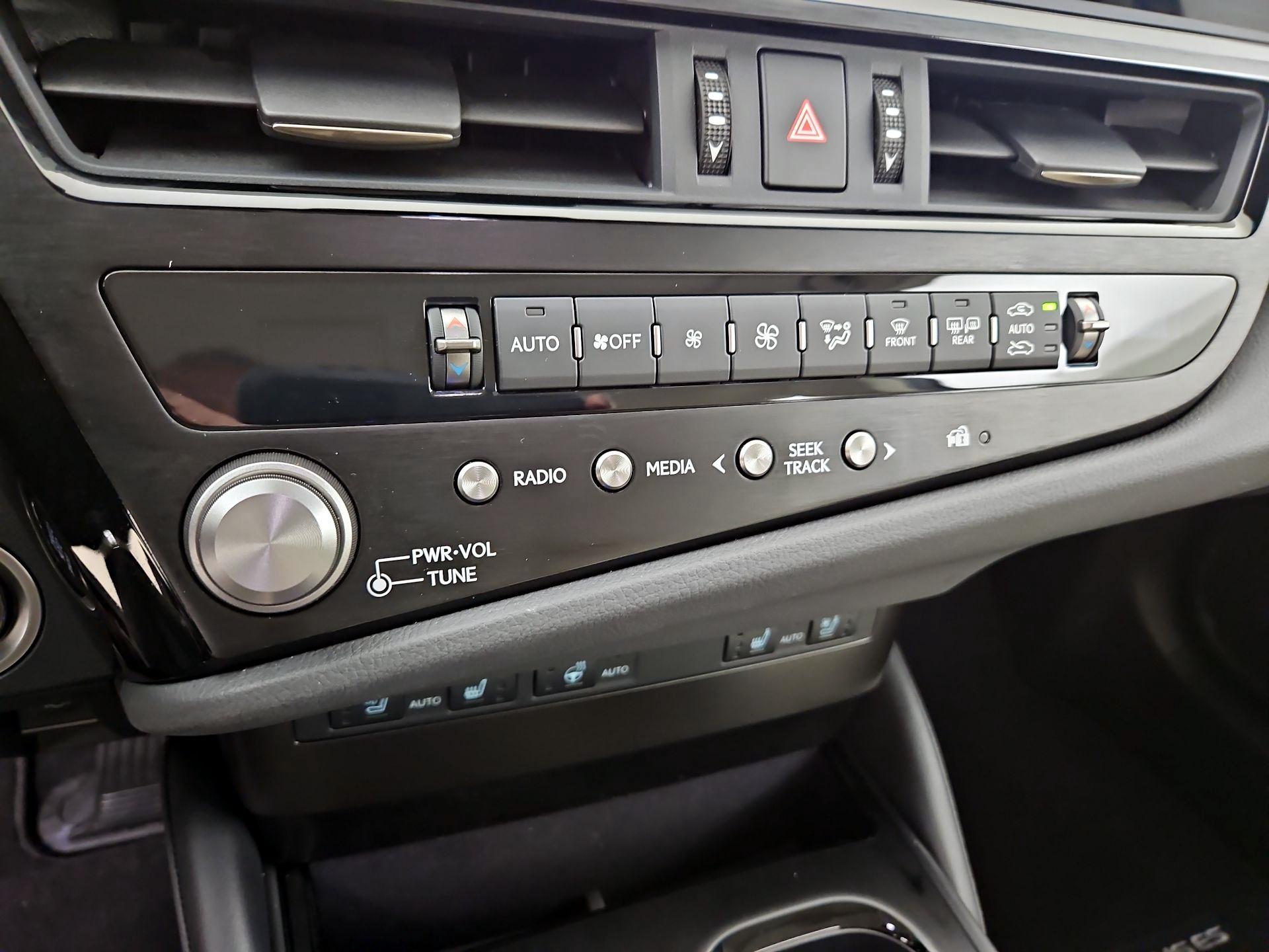 Thumbnail: 2025 Lexus ES - 16