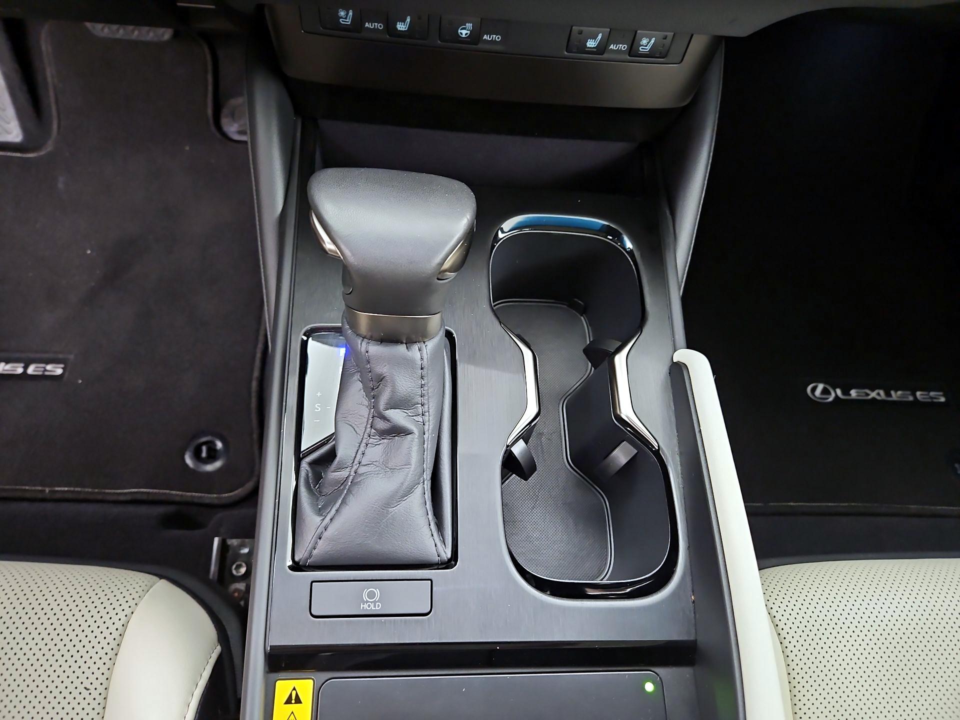 Thumbnail: 2025 Lexus ES - 17