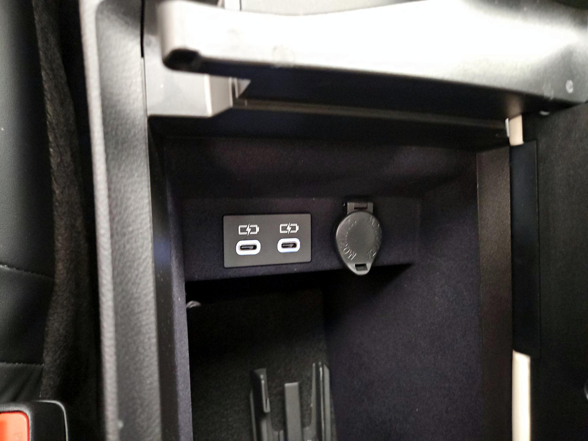 Thumbnail: 2025 Lexus ES - 18