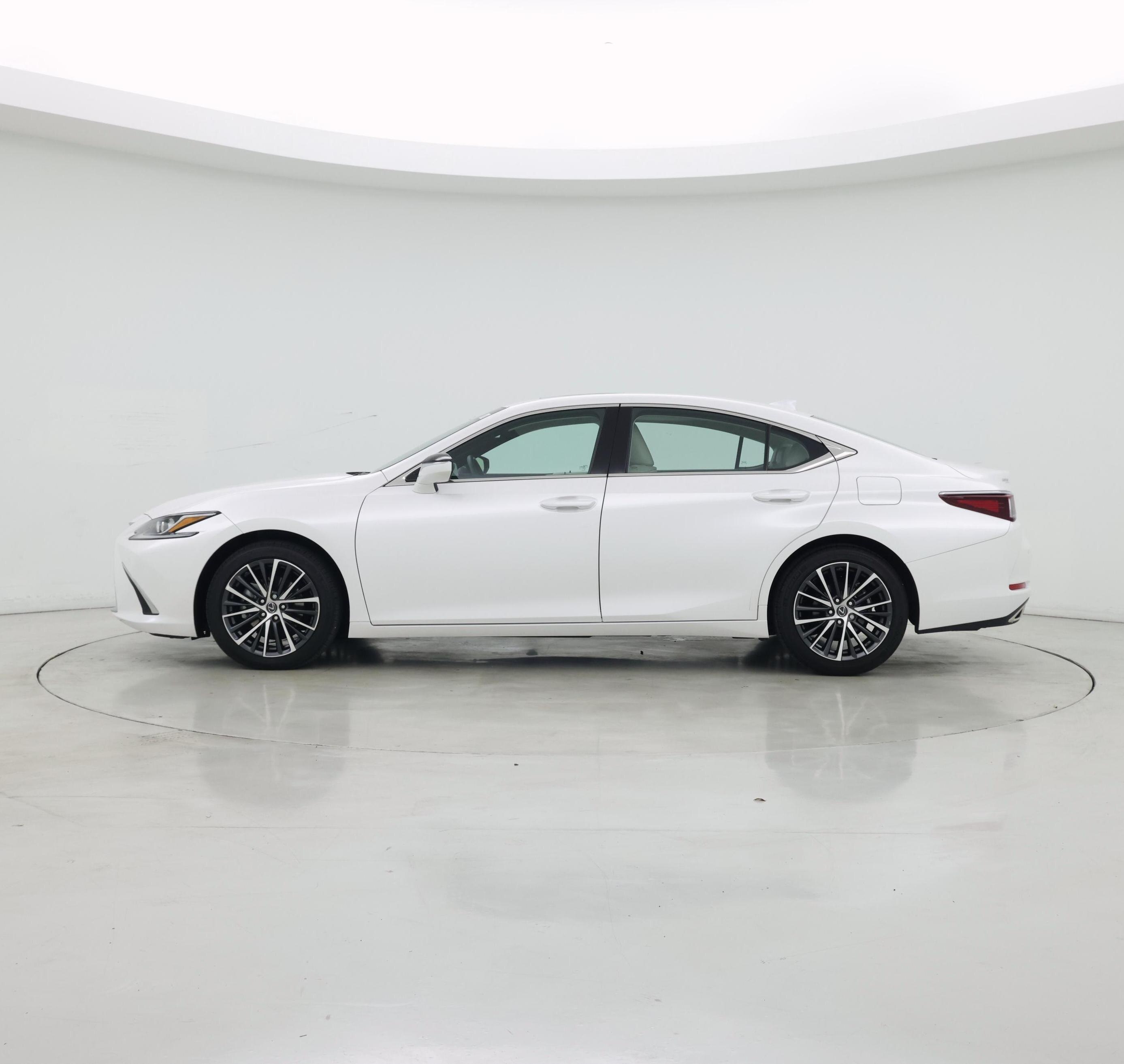 Thumbnail: 2025 Lexus ES - 3