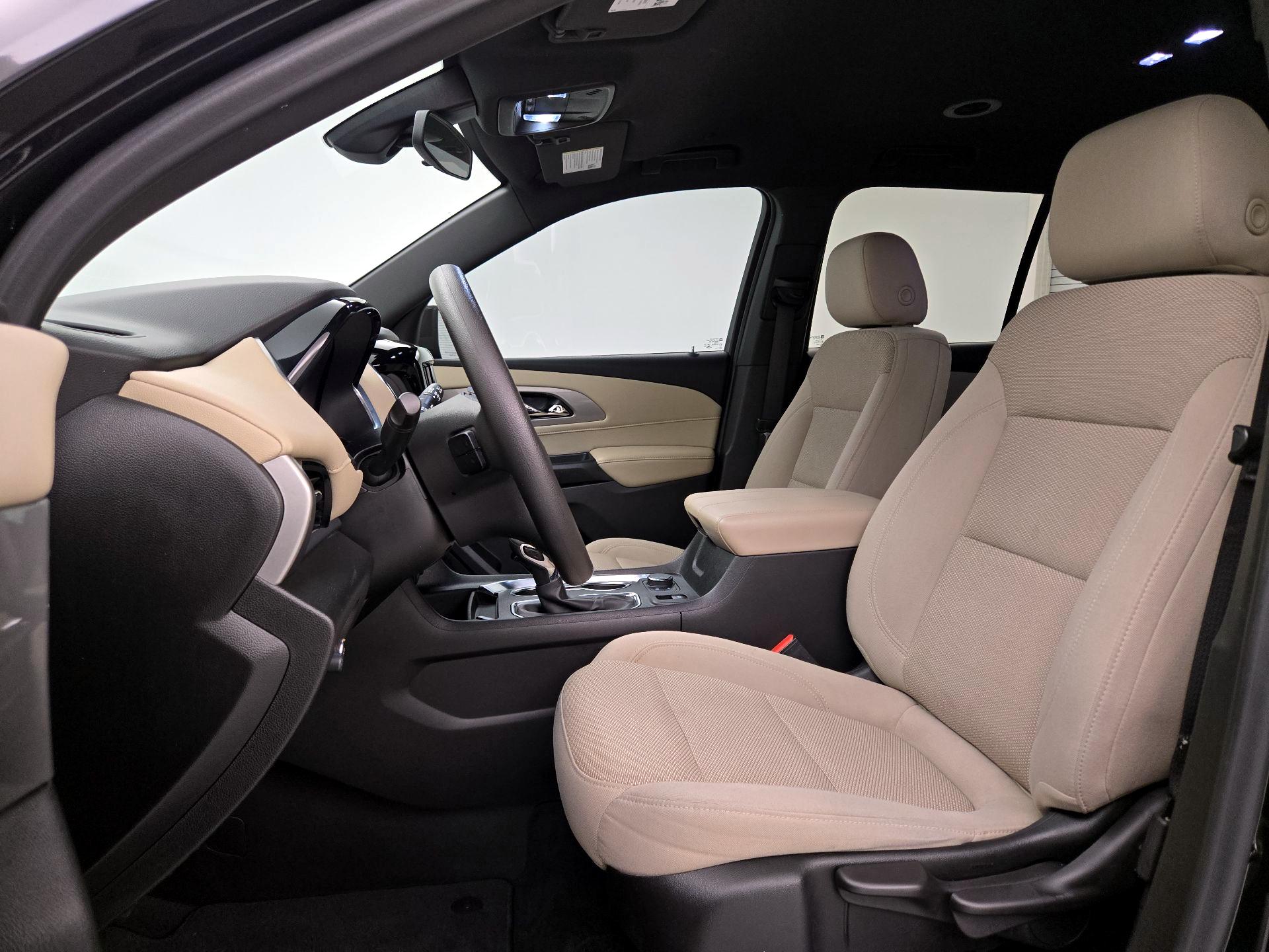 Thumbnail: 2022 Chevrolet Traverse - 11