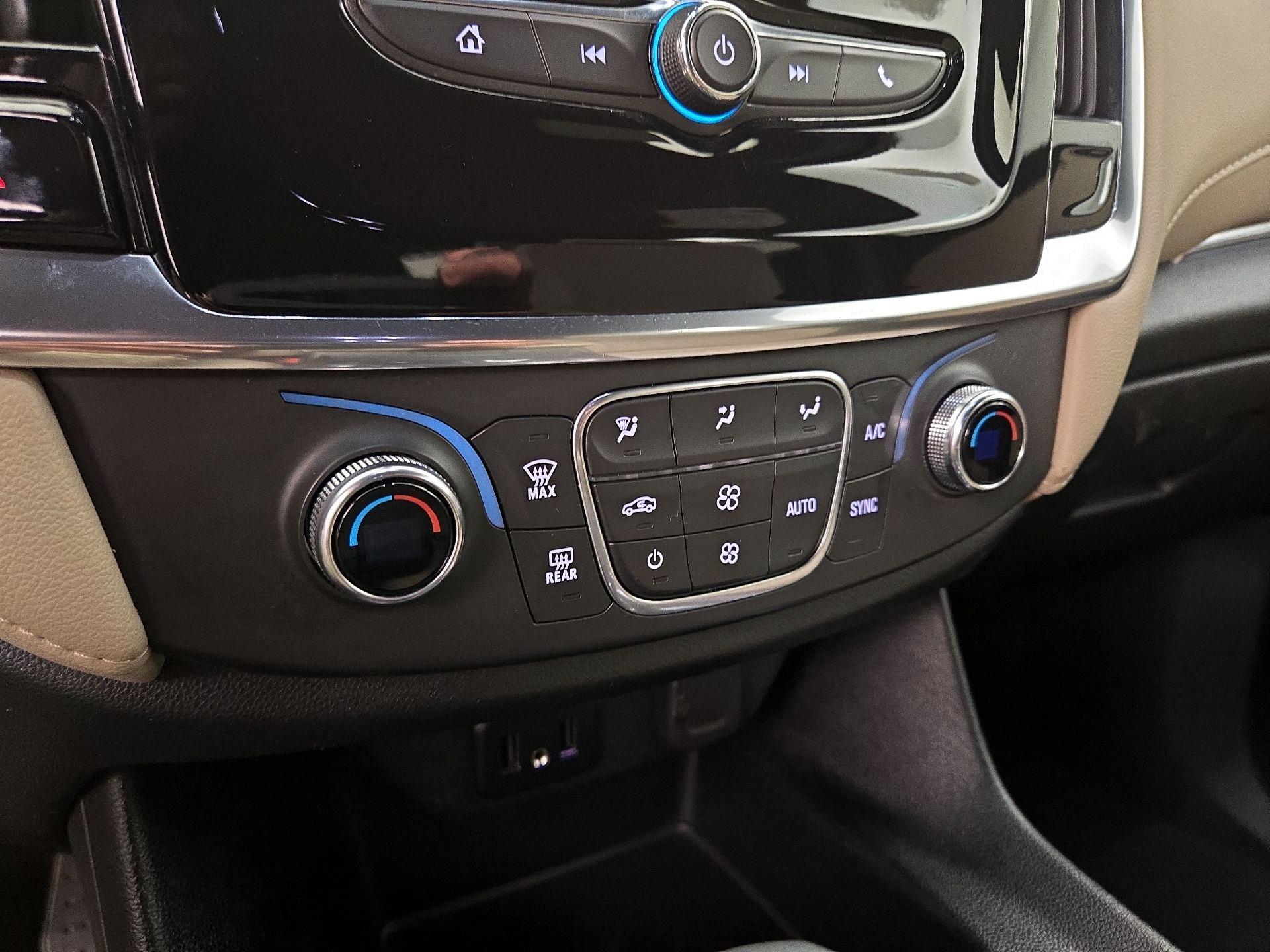 Thumbnail: 2022 Chevrolet Traverse - 16