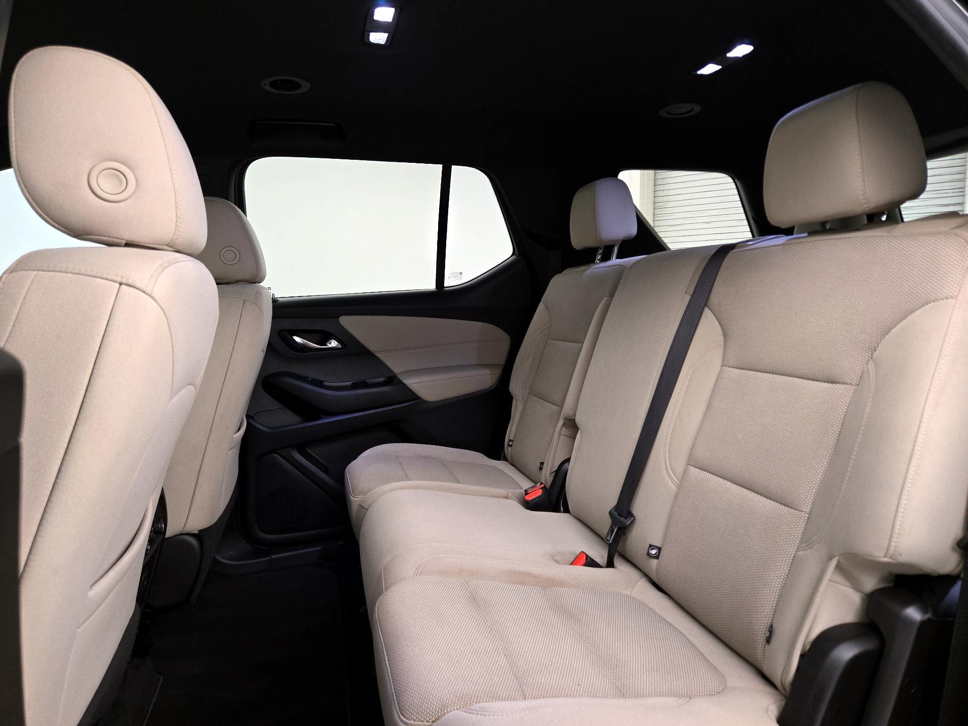 Thumbnail: 2022 Chevrolet Traverse - 19