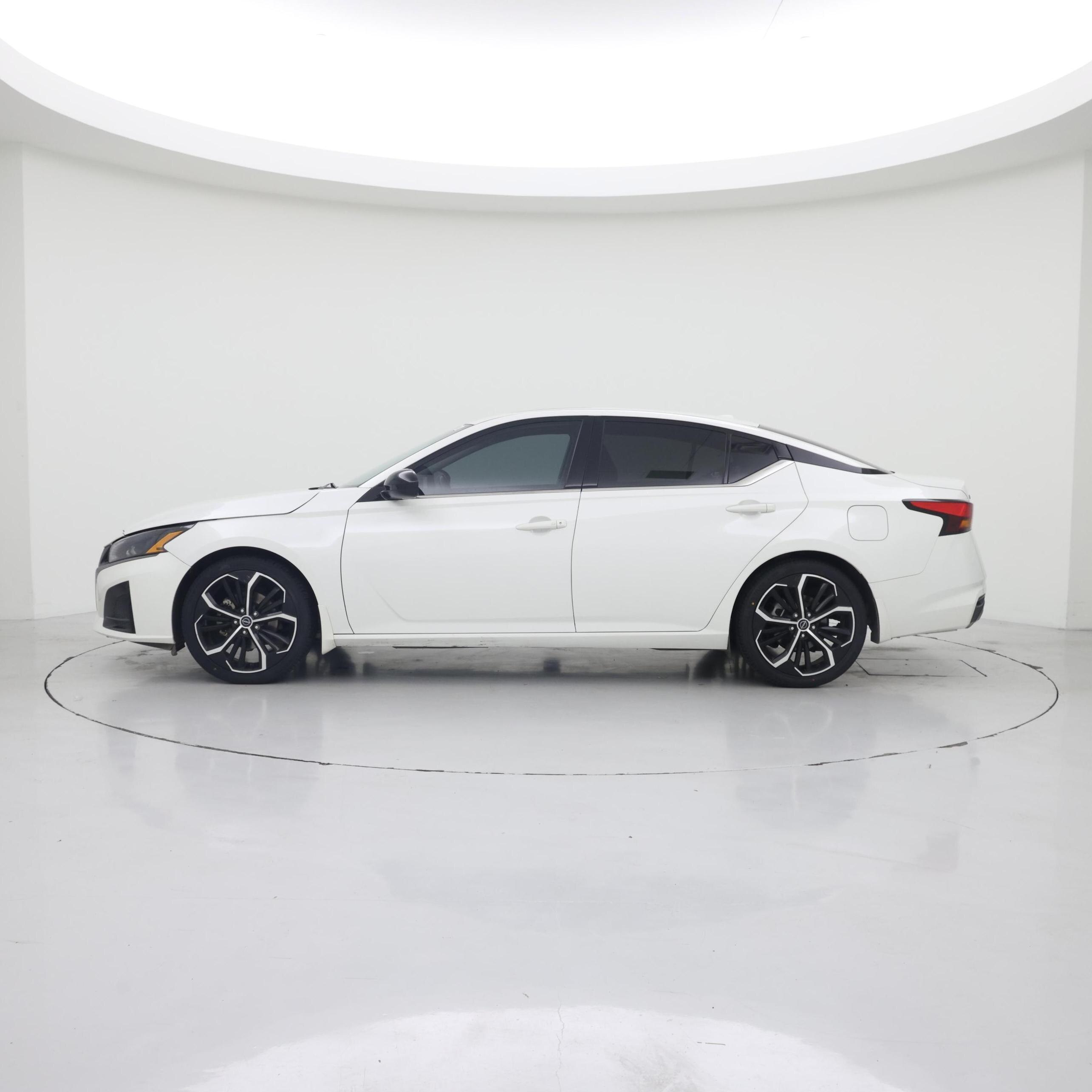 Thumbnail: 2024 Nissan Altima - 3