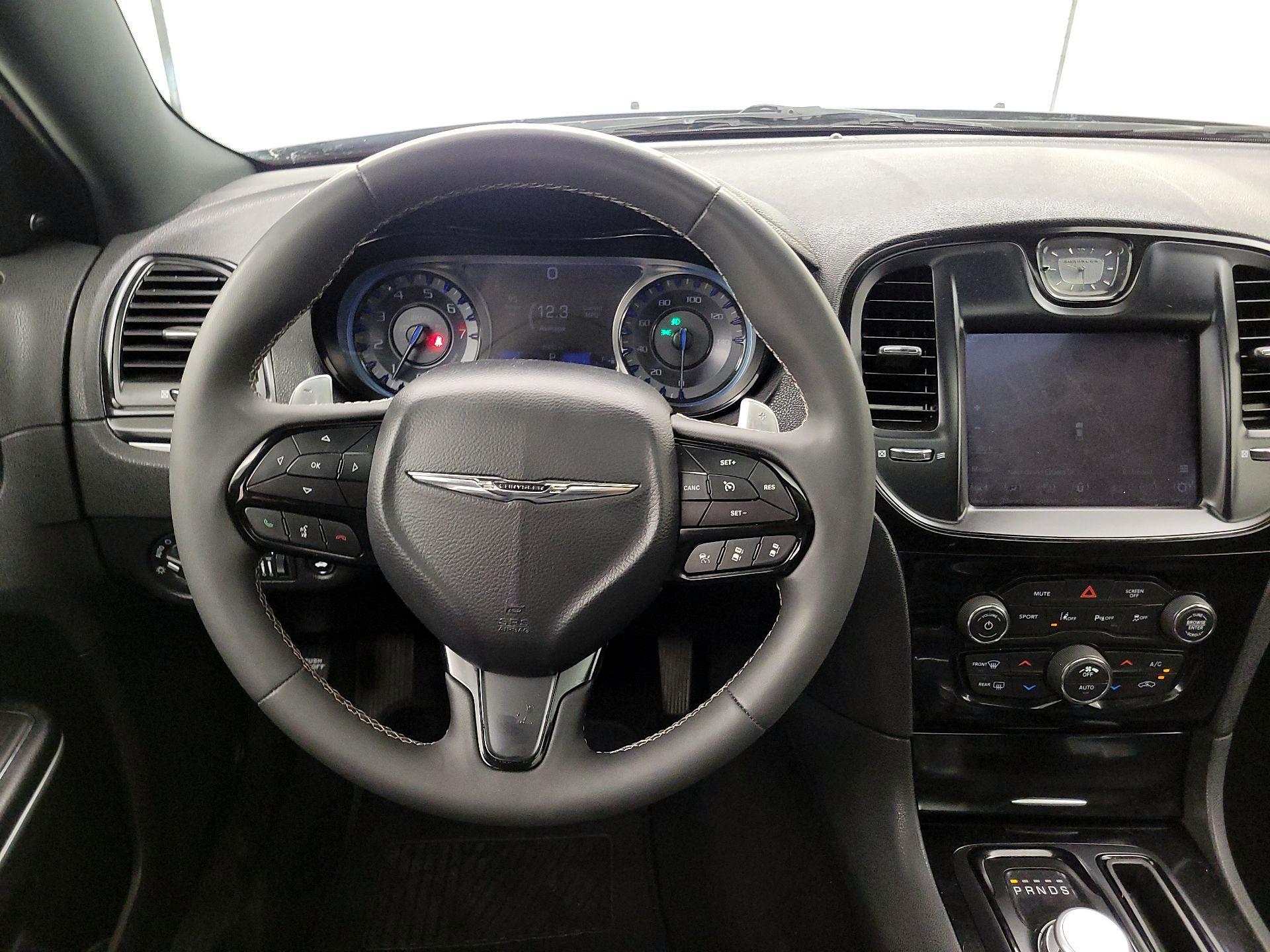 Thumbnail: 2022 Chrysler 300 - 10