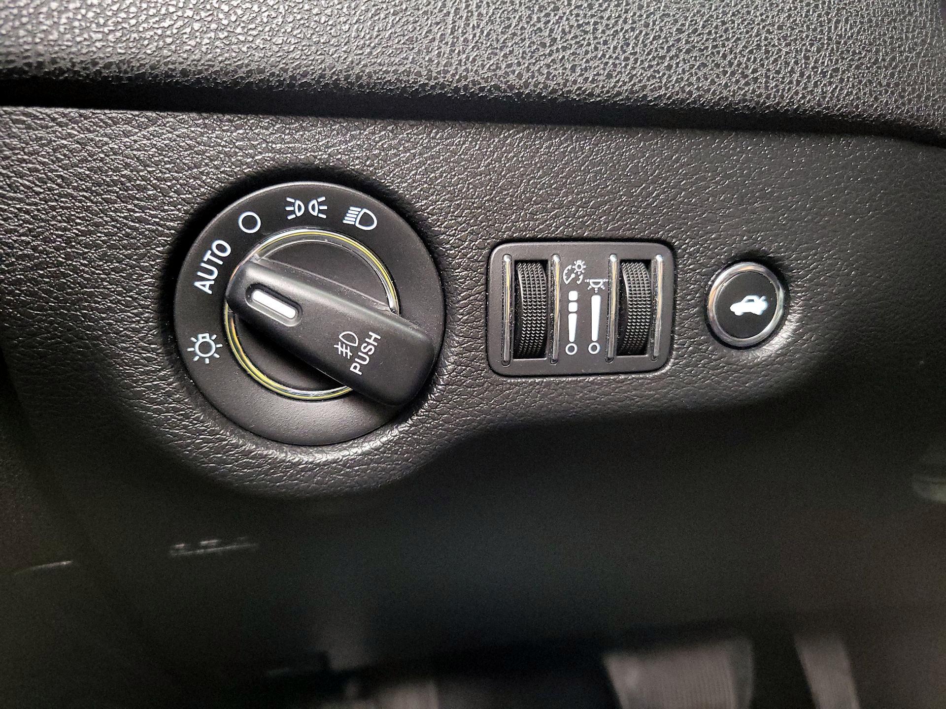 Thumbnail: 2022 Chrysler 300 - 13