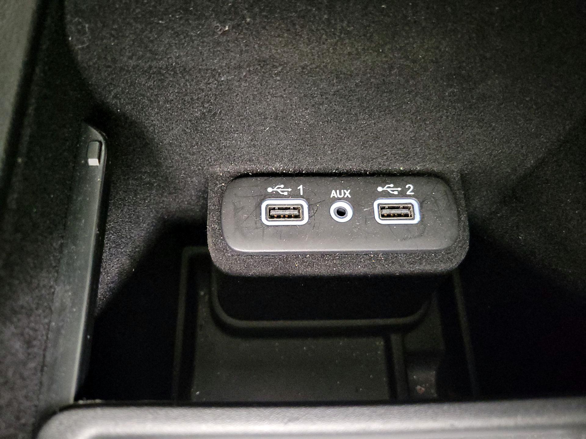 Thumbnail: 2022 Chrysler 300 - 19