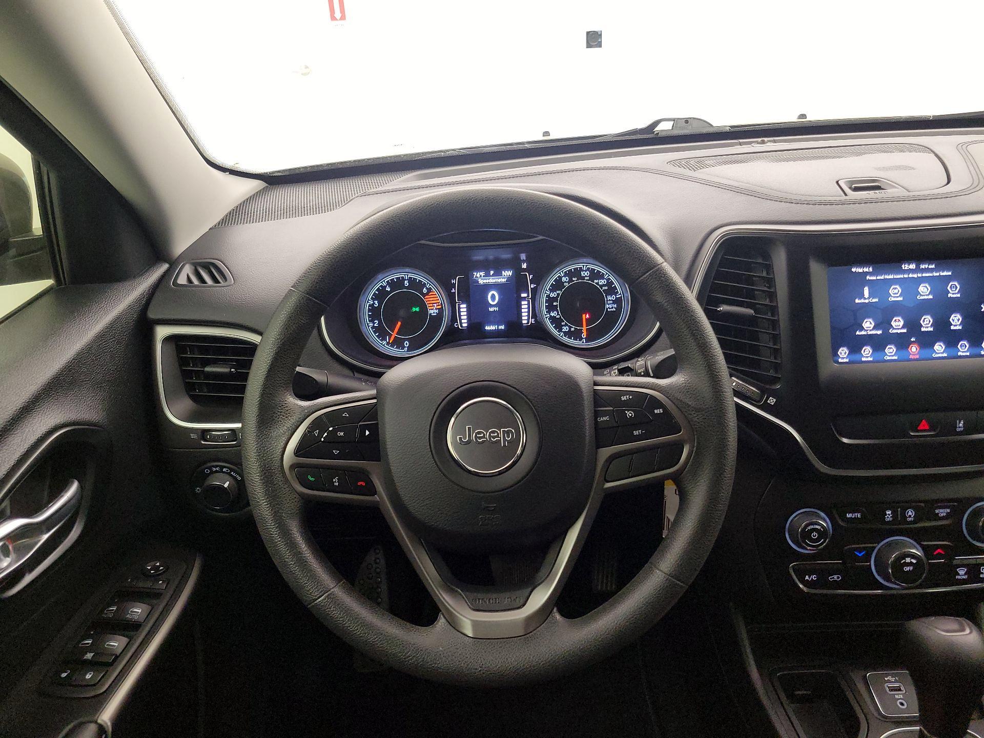 Thumbnail: 2021 Jeep Cherokee - 10