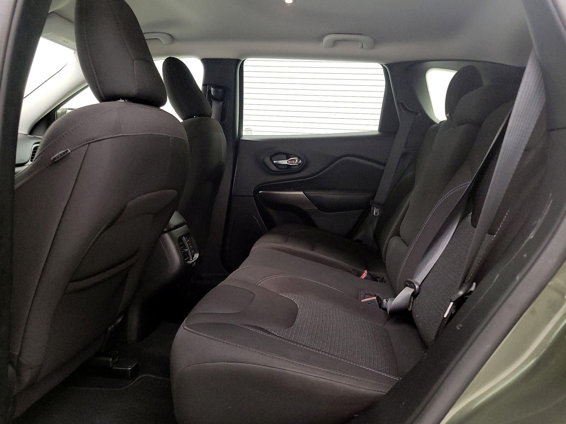 Thumbnail: 2021 Jeep Cherokee - 19