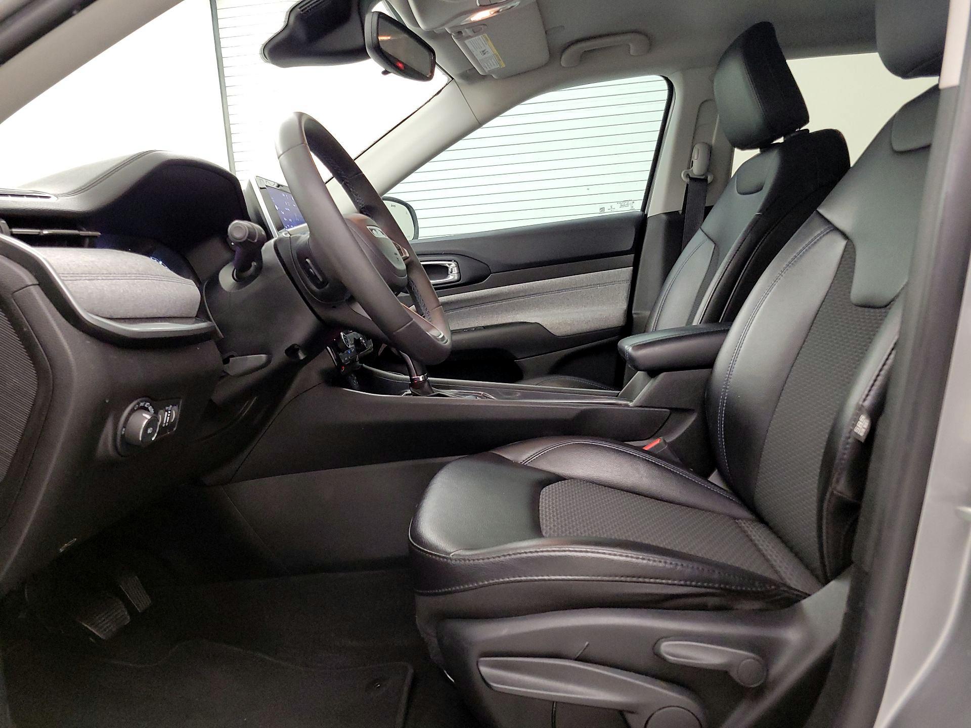 Thumbnail: 2022 Jeep Compass - 11