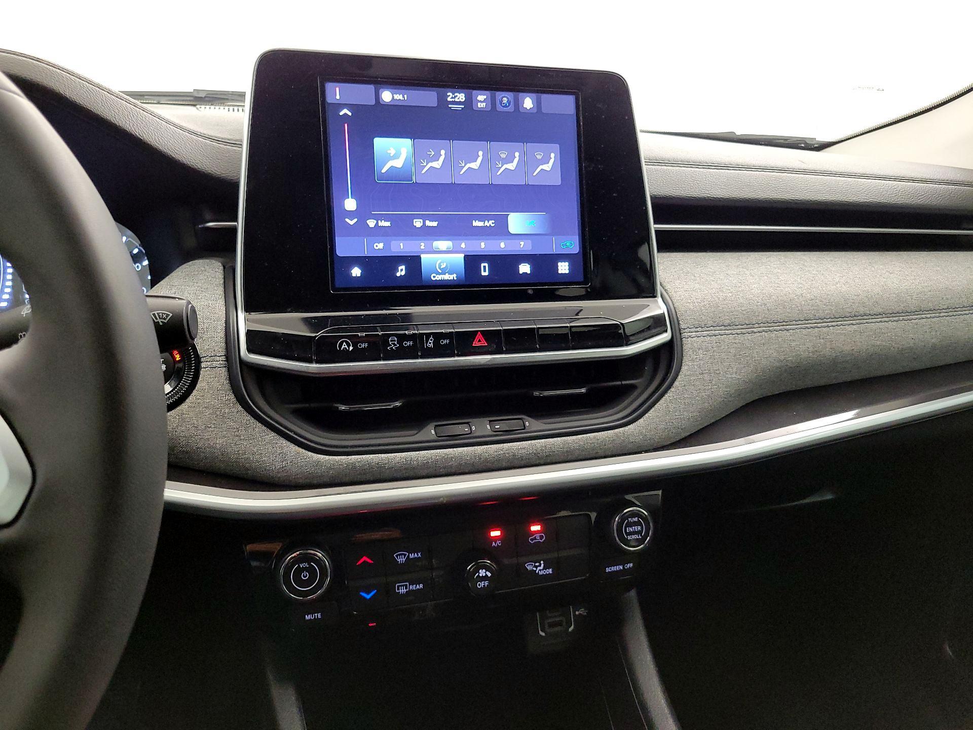 Thumbnail: 2022 Jeep Compass - 16