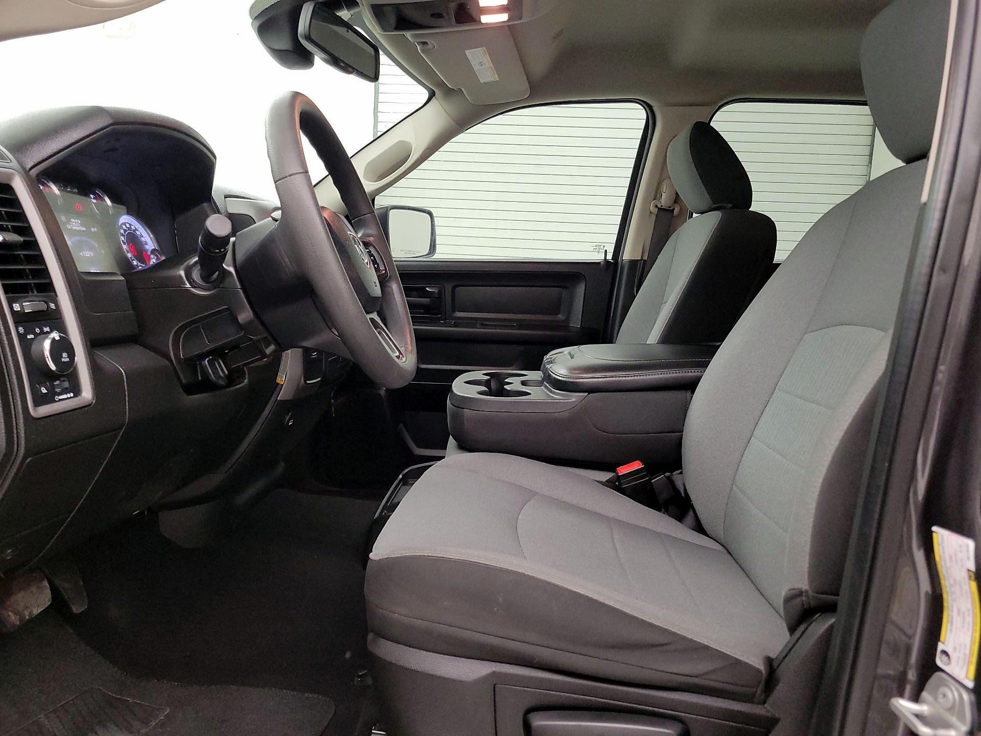 Thumbnail: 2024 RAM 1500 Classic - 11