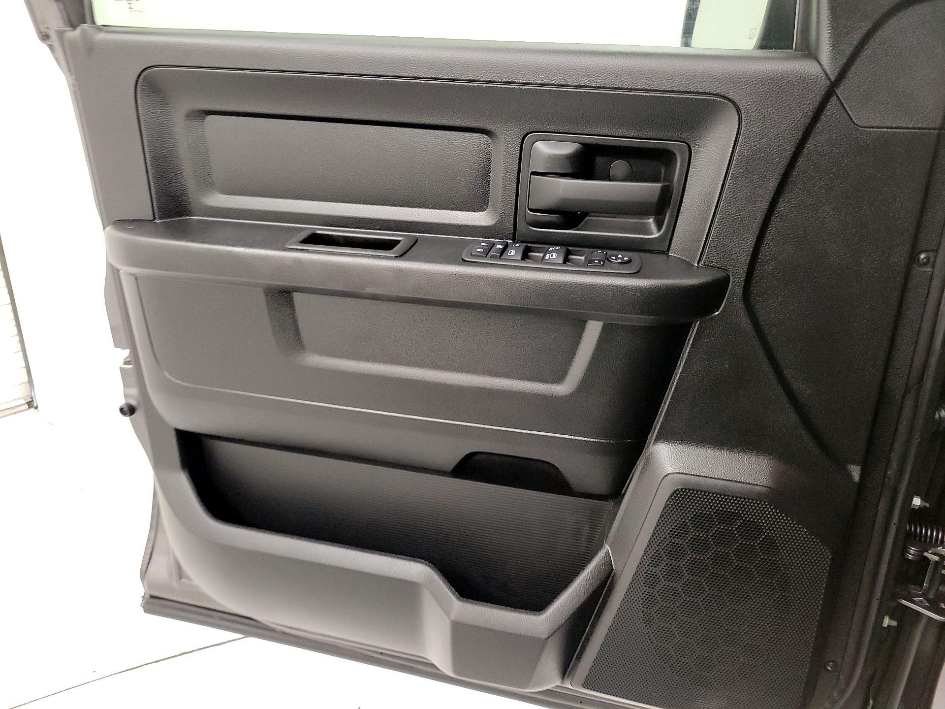 Thumbnail: 2024 RAM 1500 Classic - 12